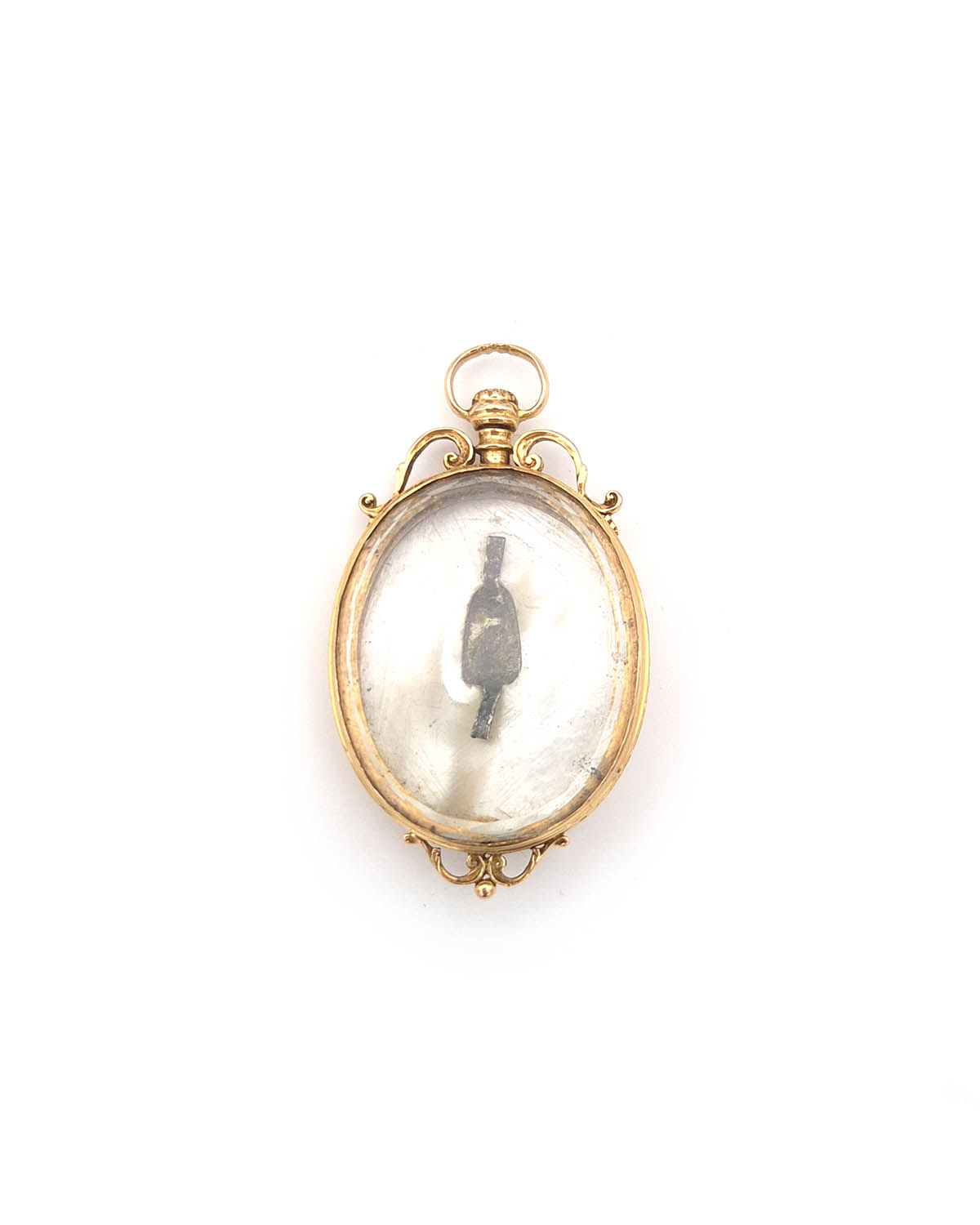 locket pendant in gold