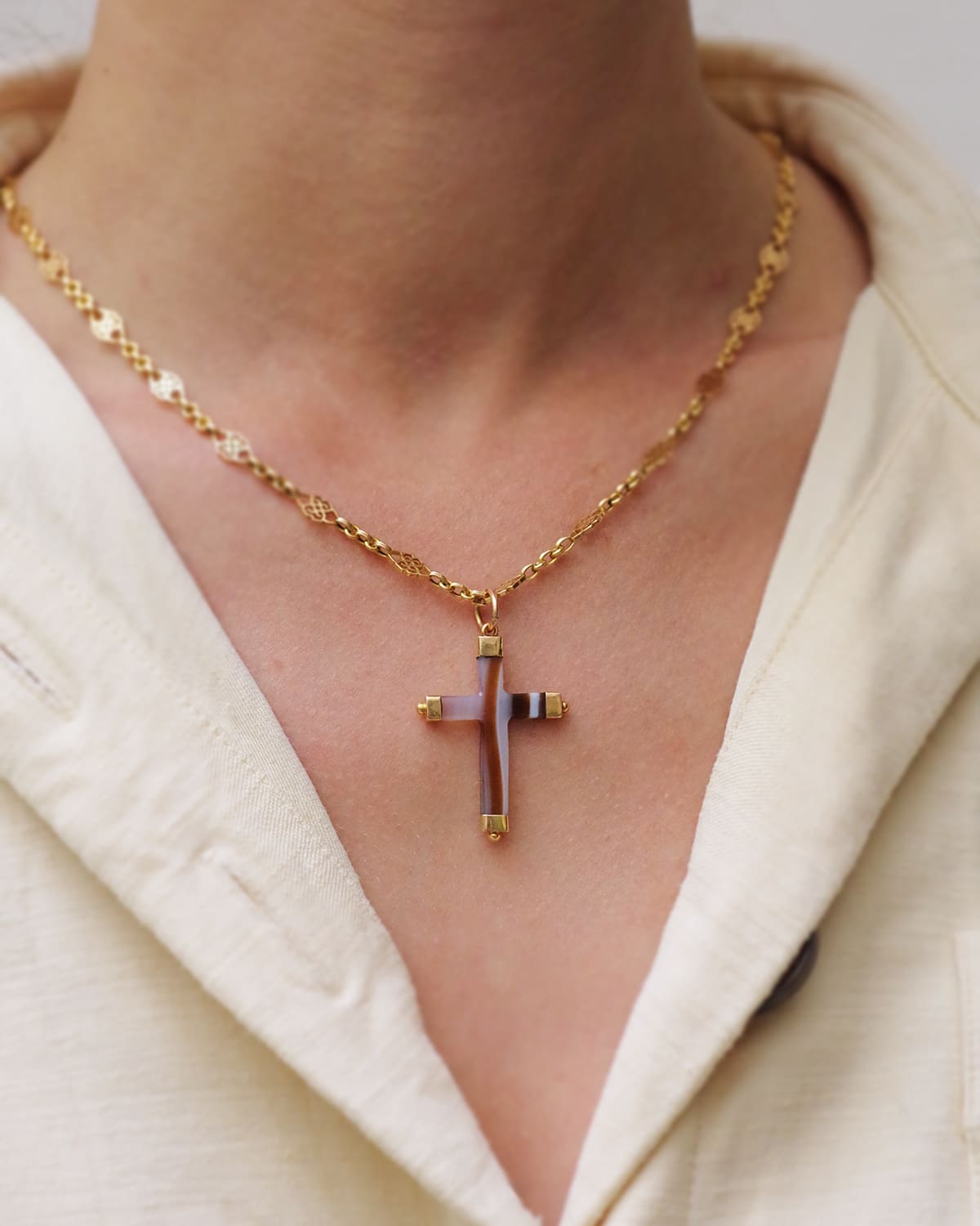 Pendentif croix agate