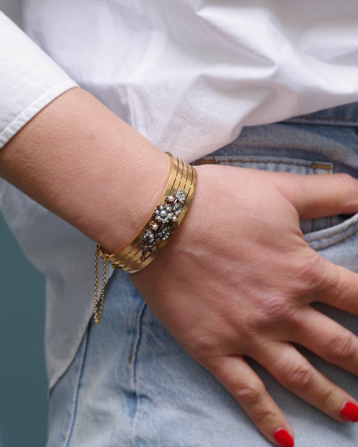 Bracelet manchette perle en or