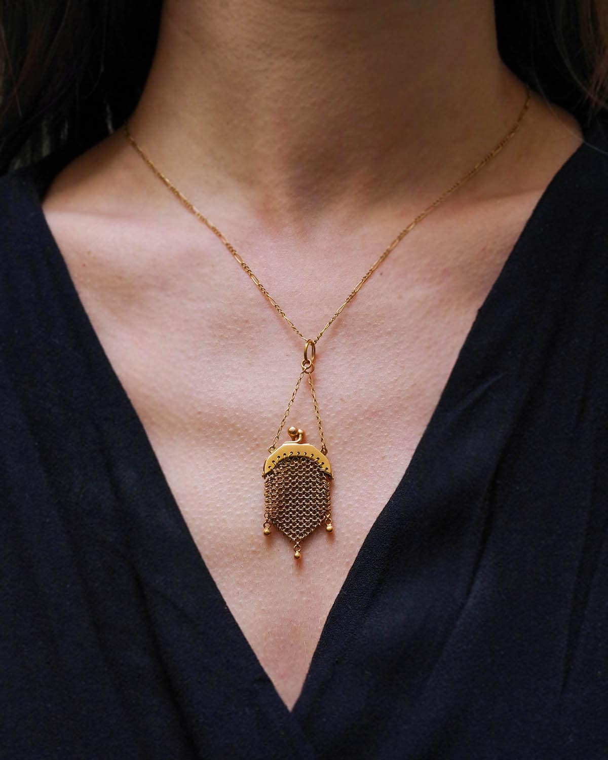 Antique doll purse in 18k gold