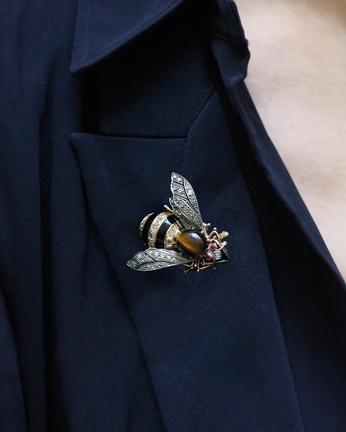Large antique bee enamel brooch
