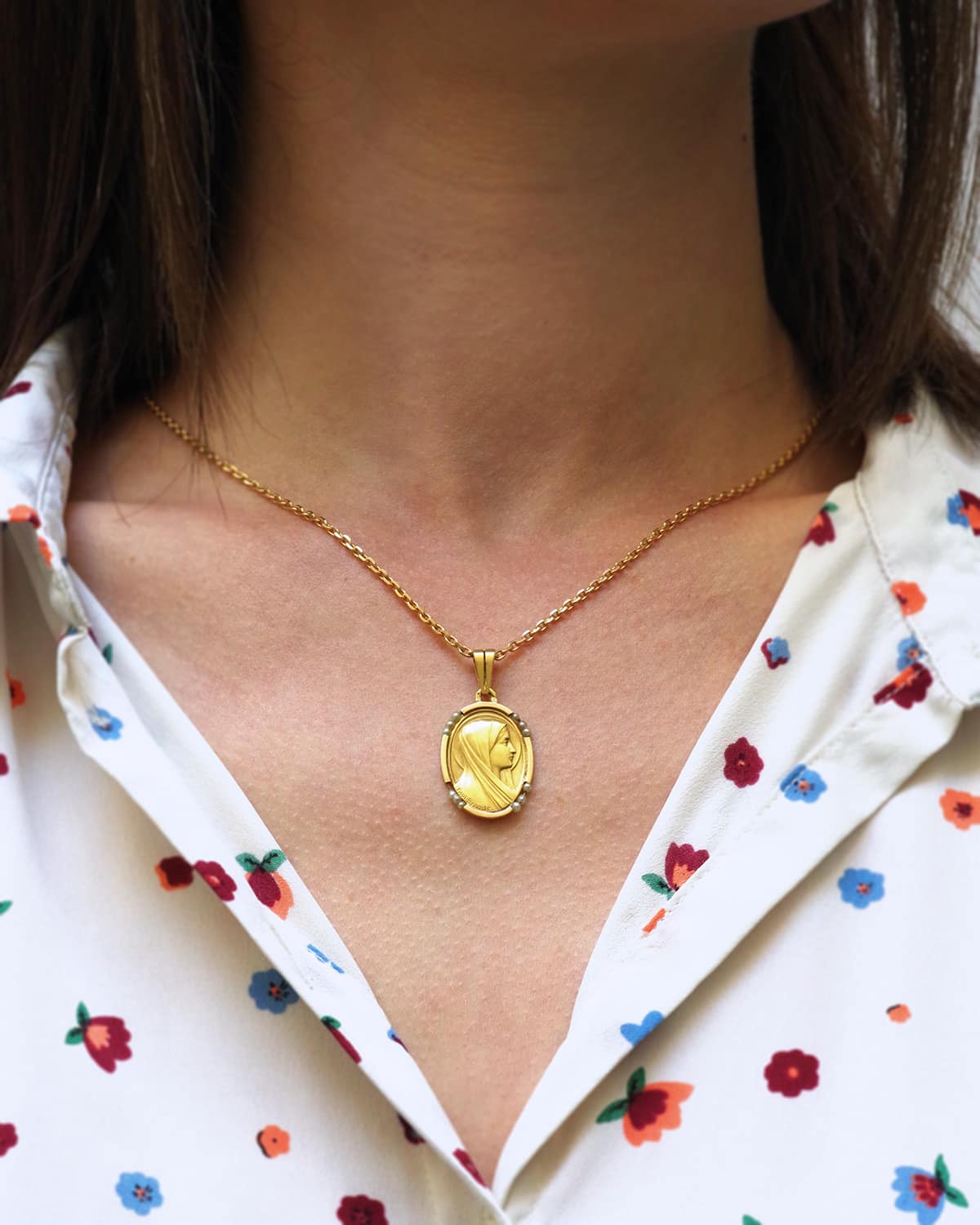 Holy virgin medal in gold by paul brandt