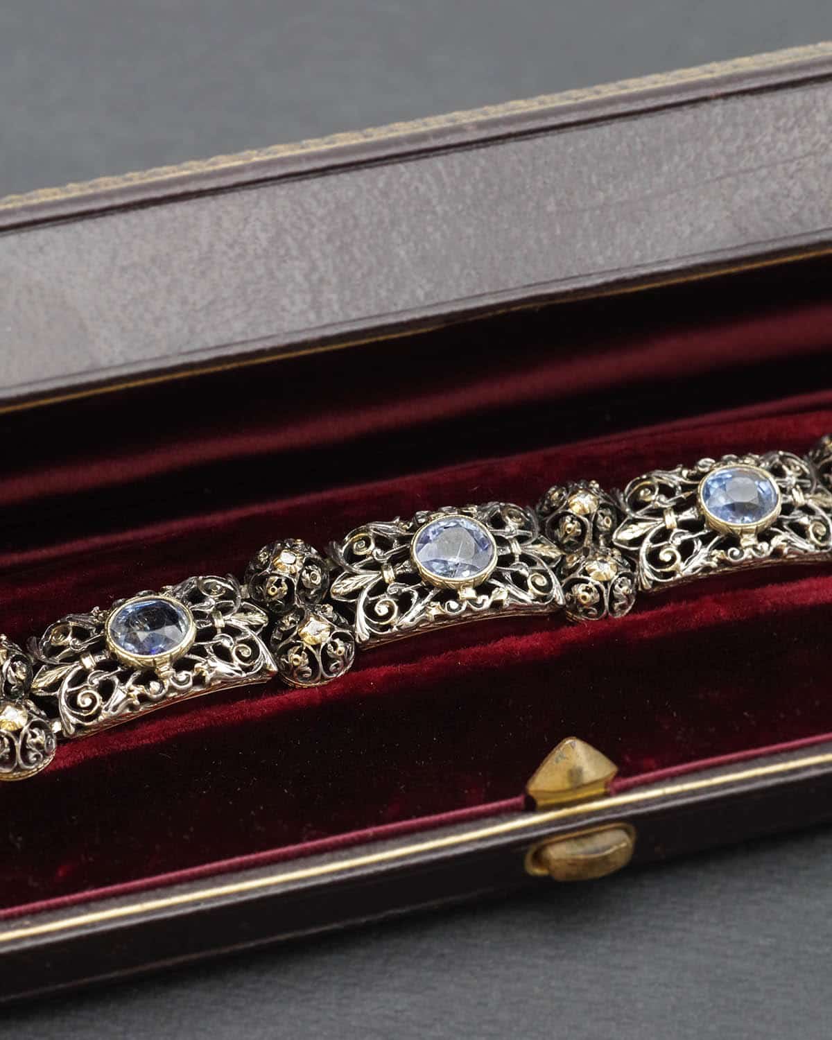 Sapphire diamond bracelet