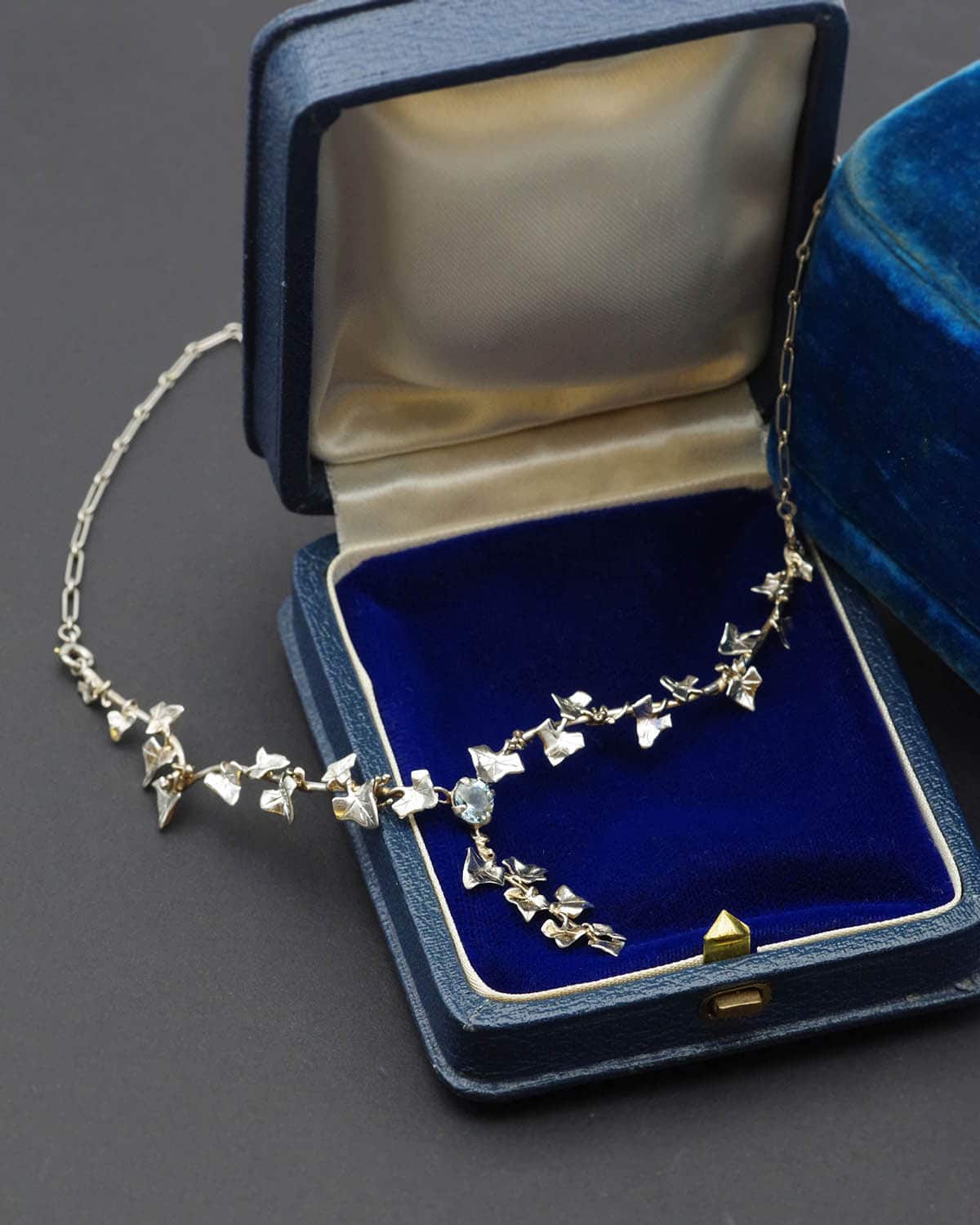 Collier lierre aigue-marine art nouveau en or
