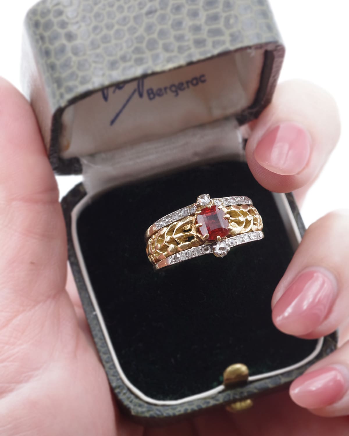 Bague grenat Art Nouveau