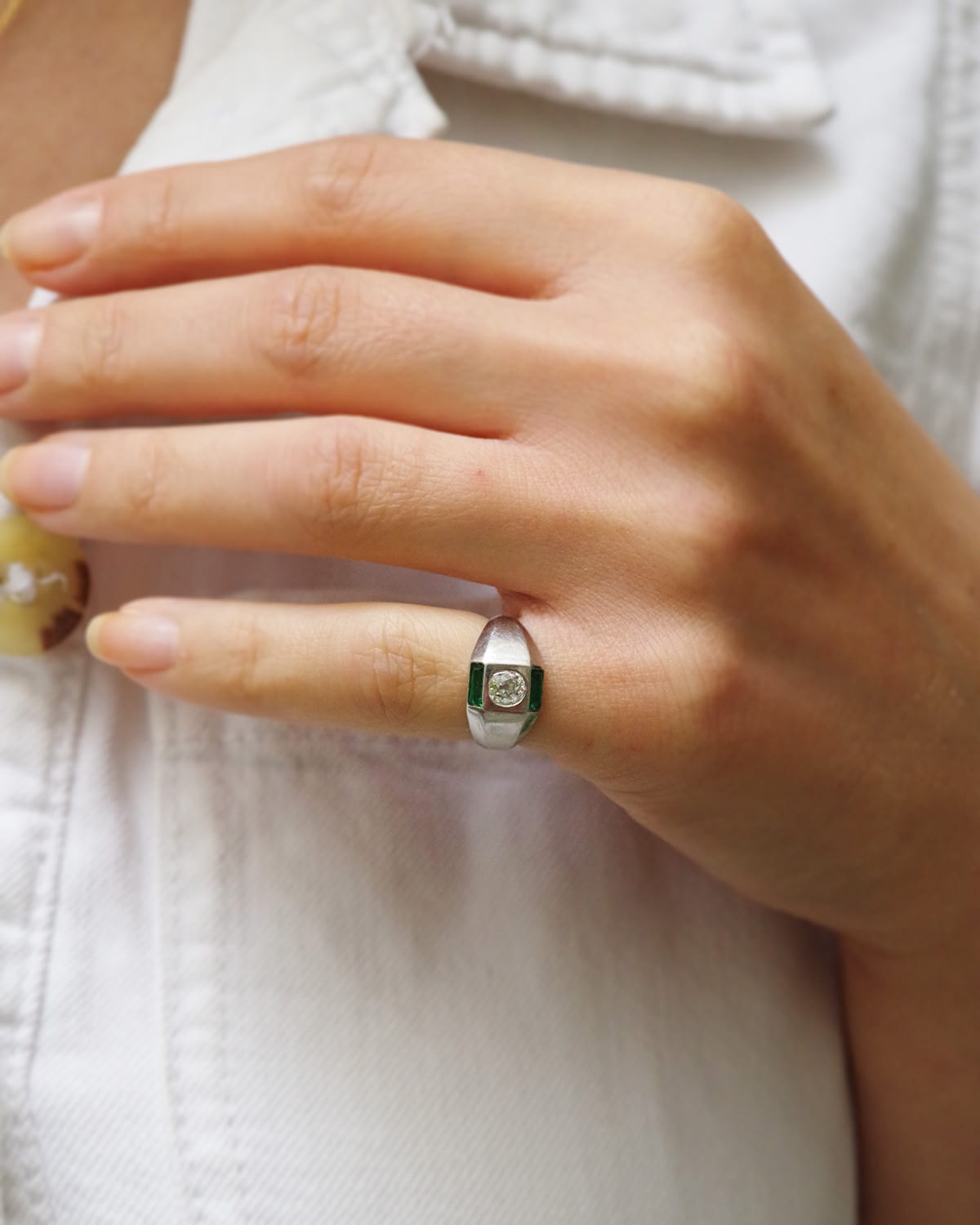 Diamond emerald ring in platinum