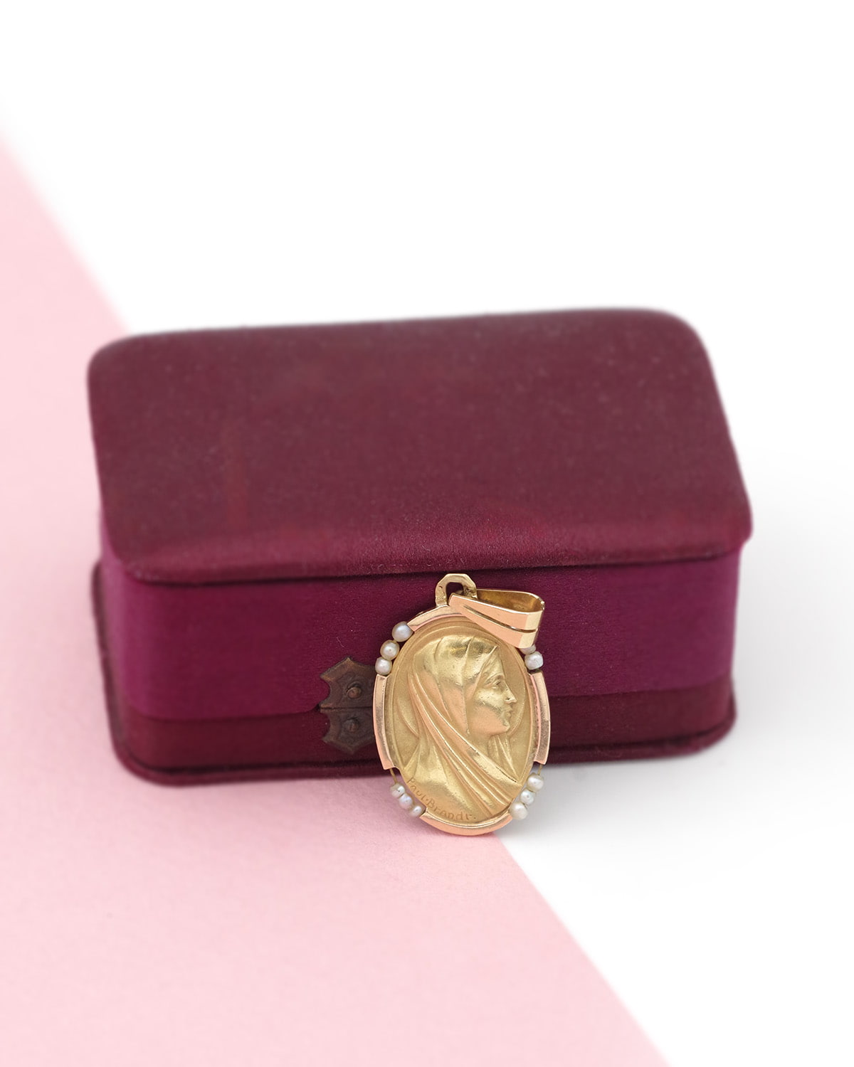 Paul Brandt Holy virgin medal in gold