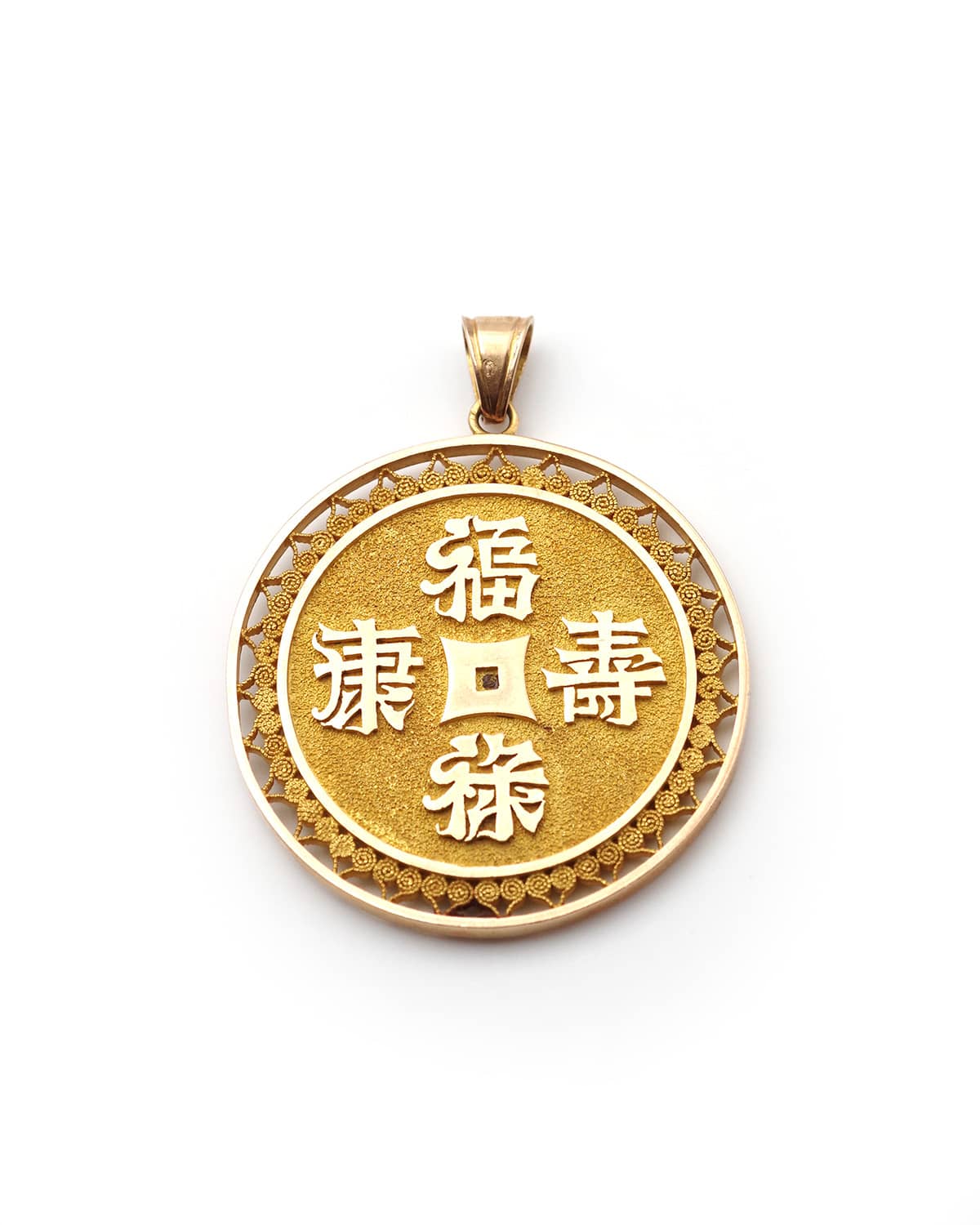 Lucky chinese pendant in gold