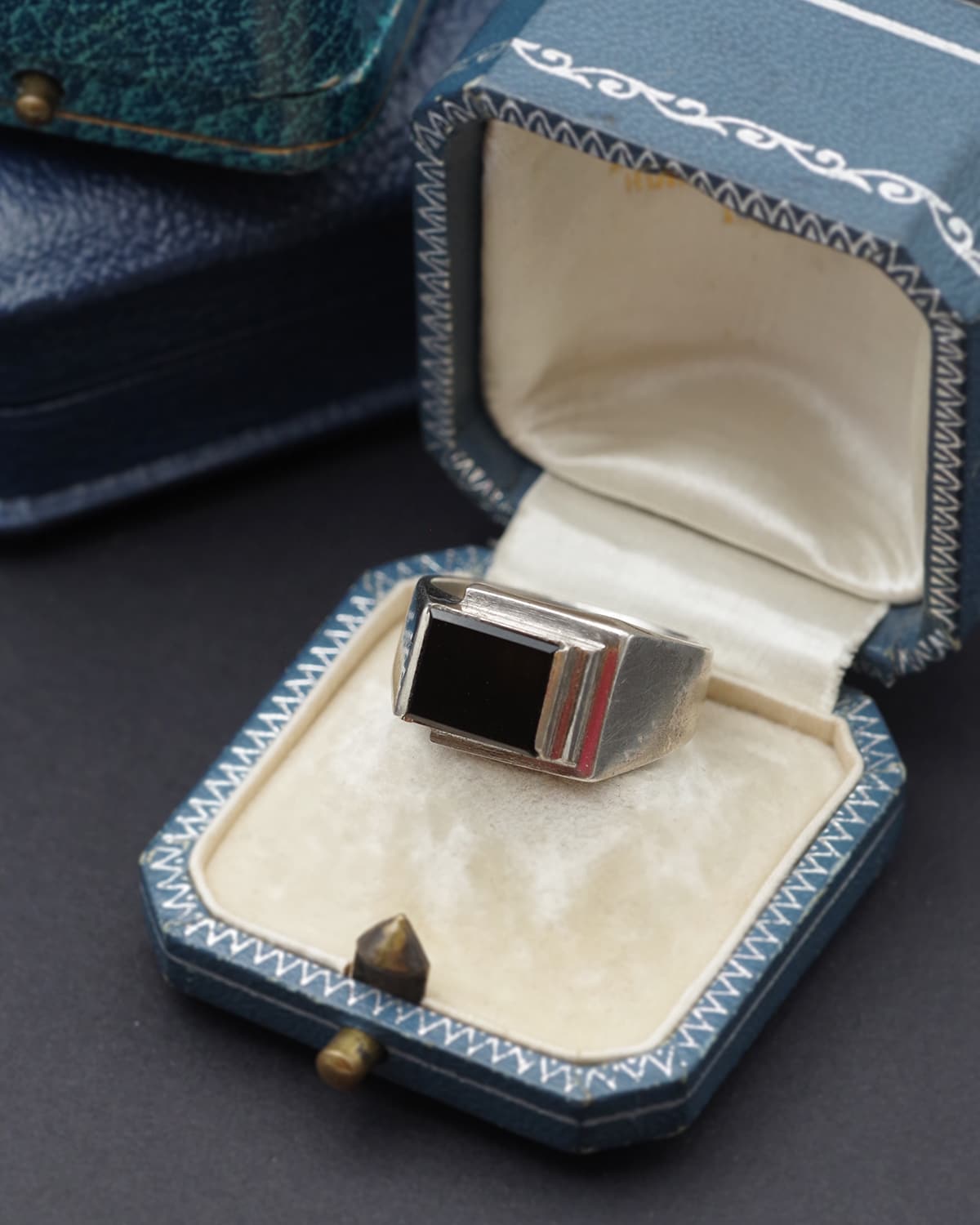Silver onyx tank ring for men