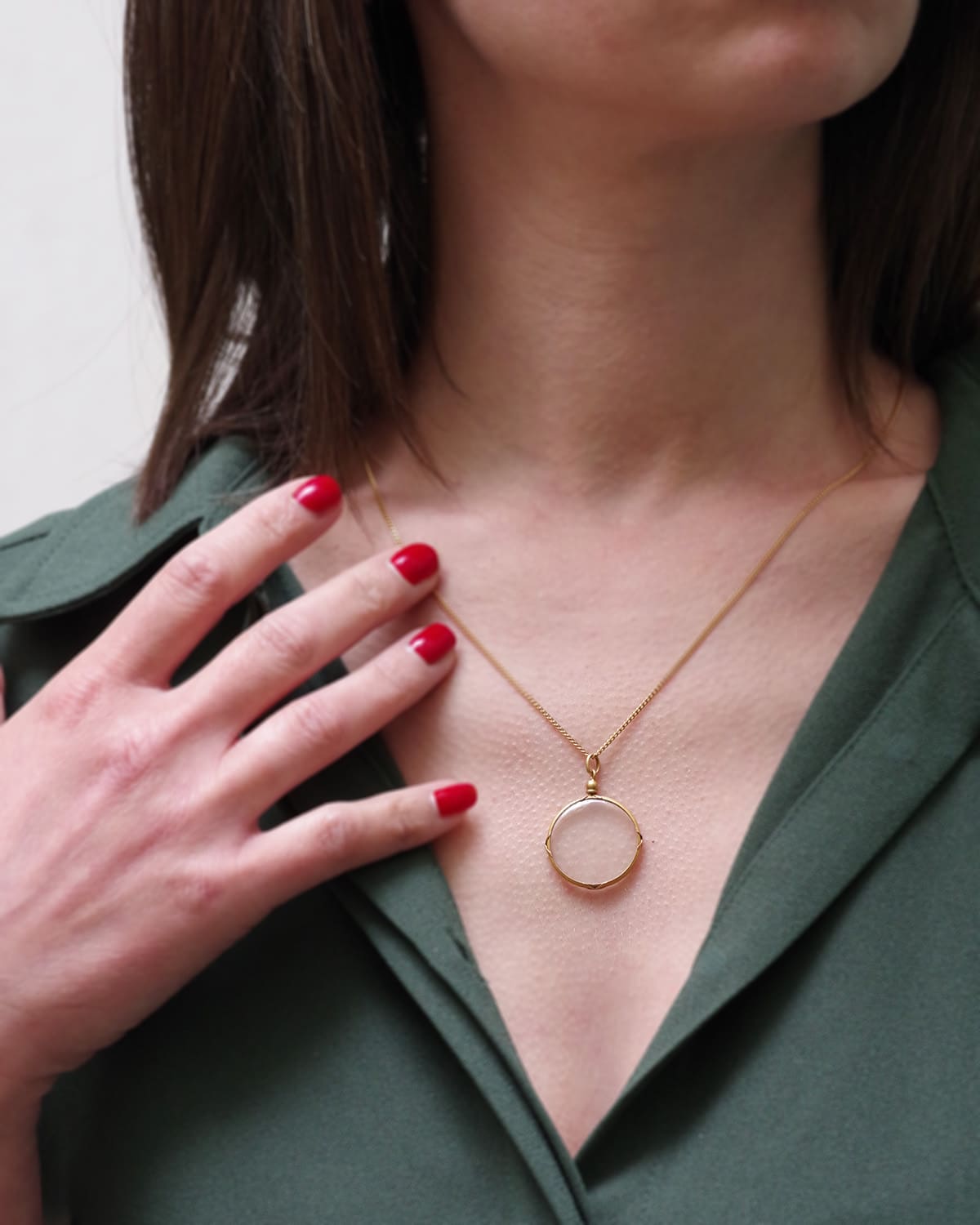 Victorian photo locket pendant in gold
