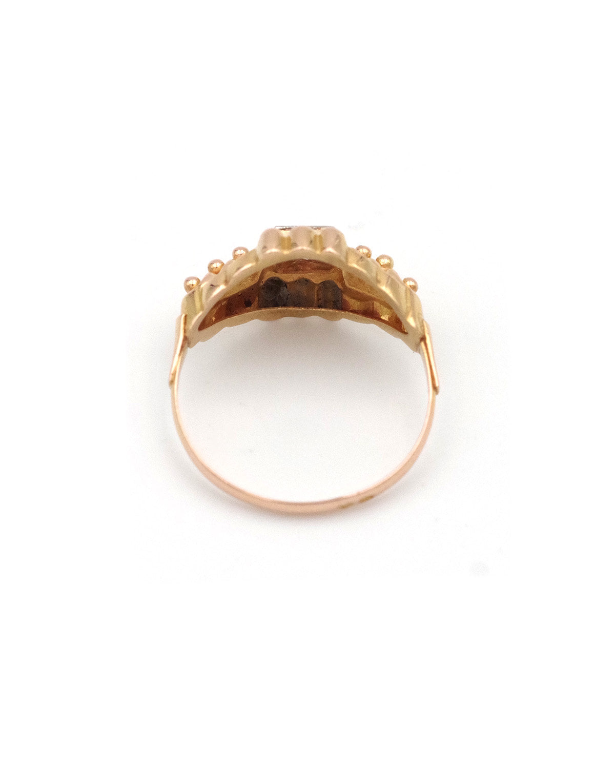 Retro diamond ring in gold