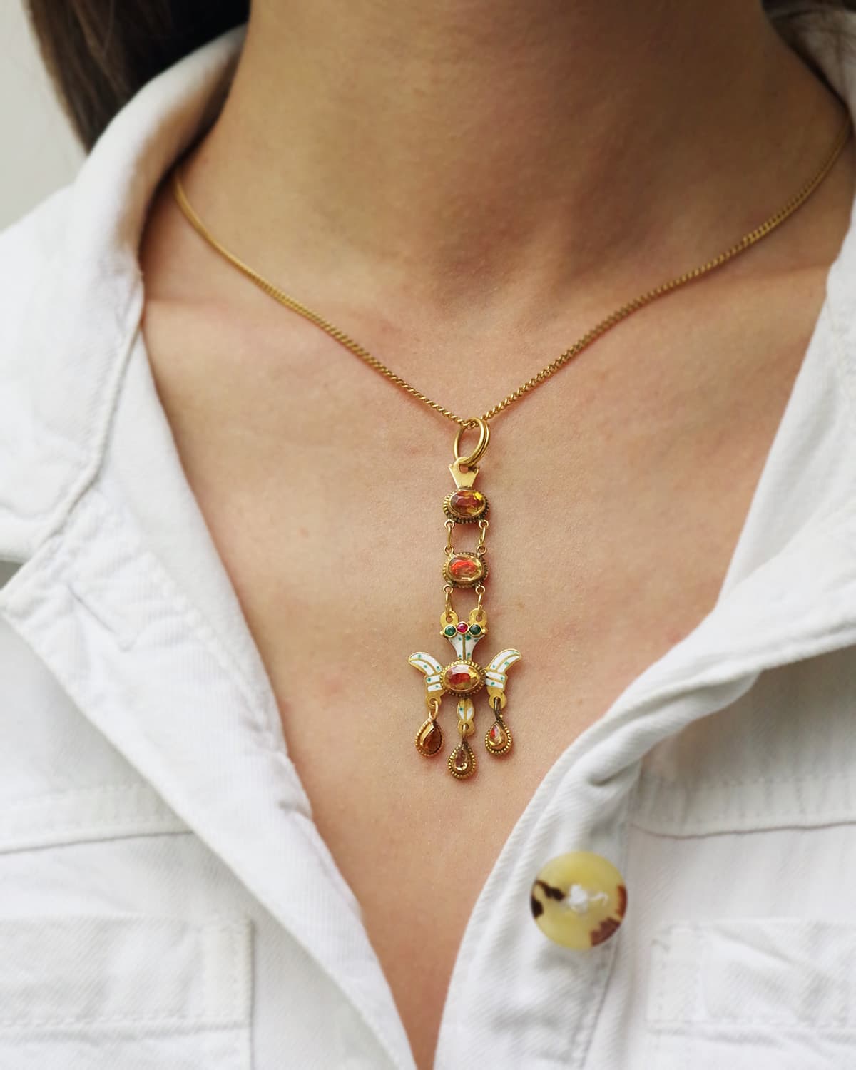 Victorian enamel pendant in gold