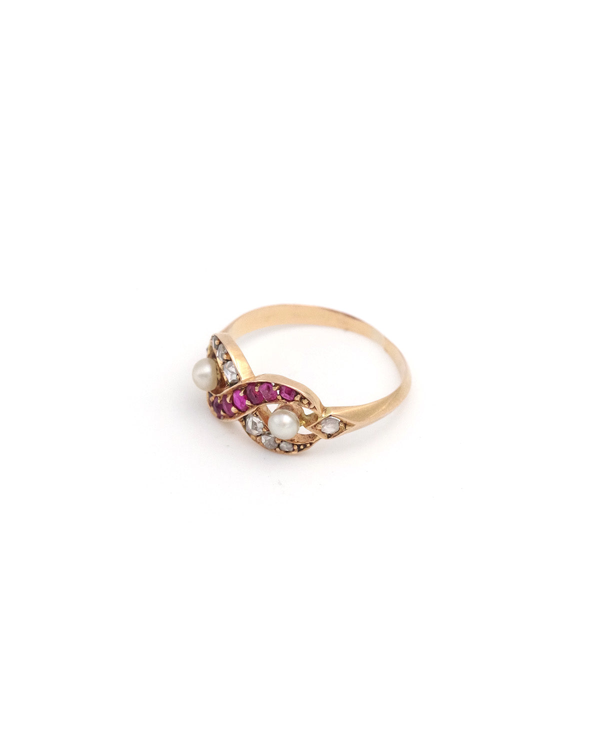 Ruby diamond ring in gold