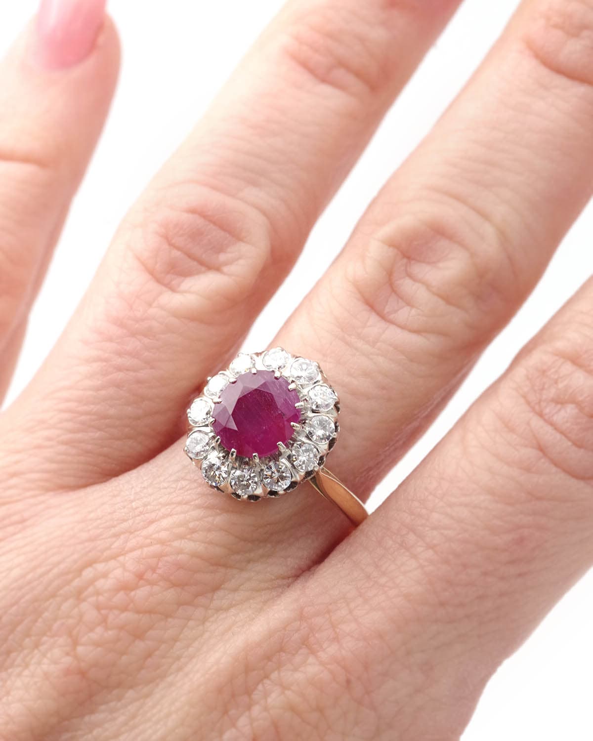 Ruby diamond ring in gold
