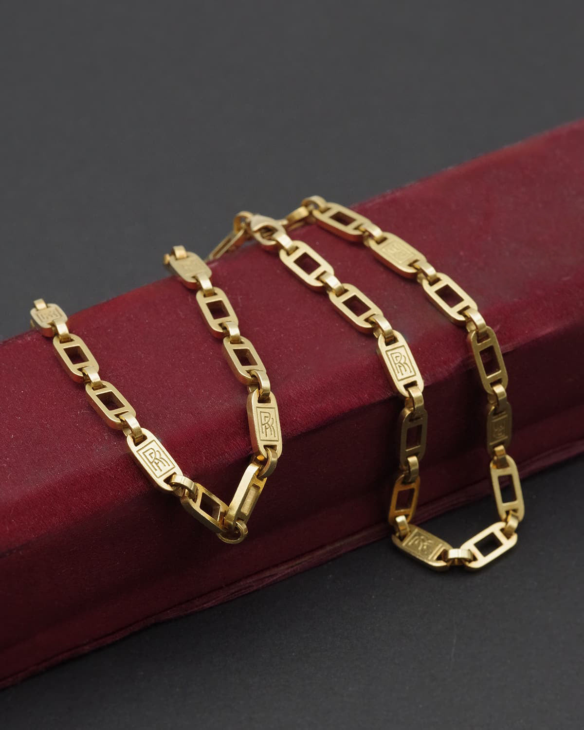 Pre-owned gold necklace