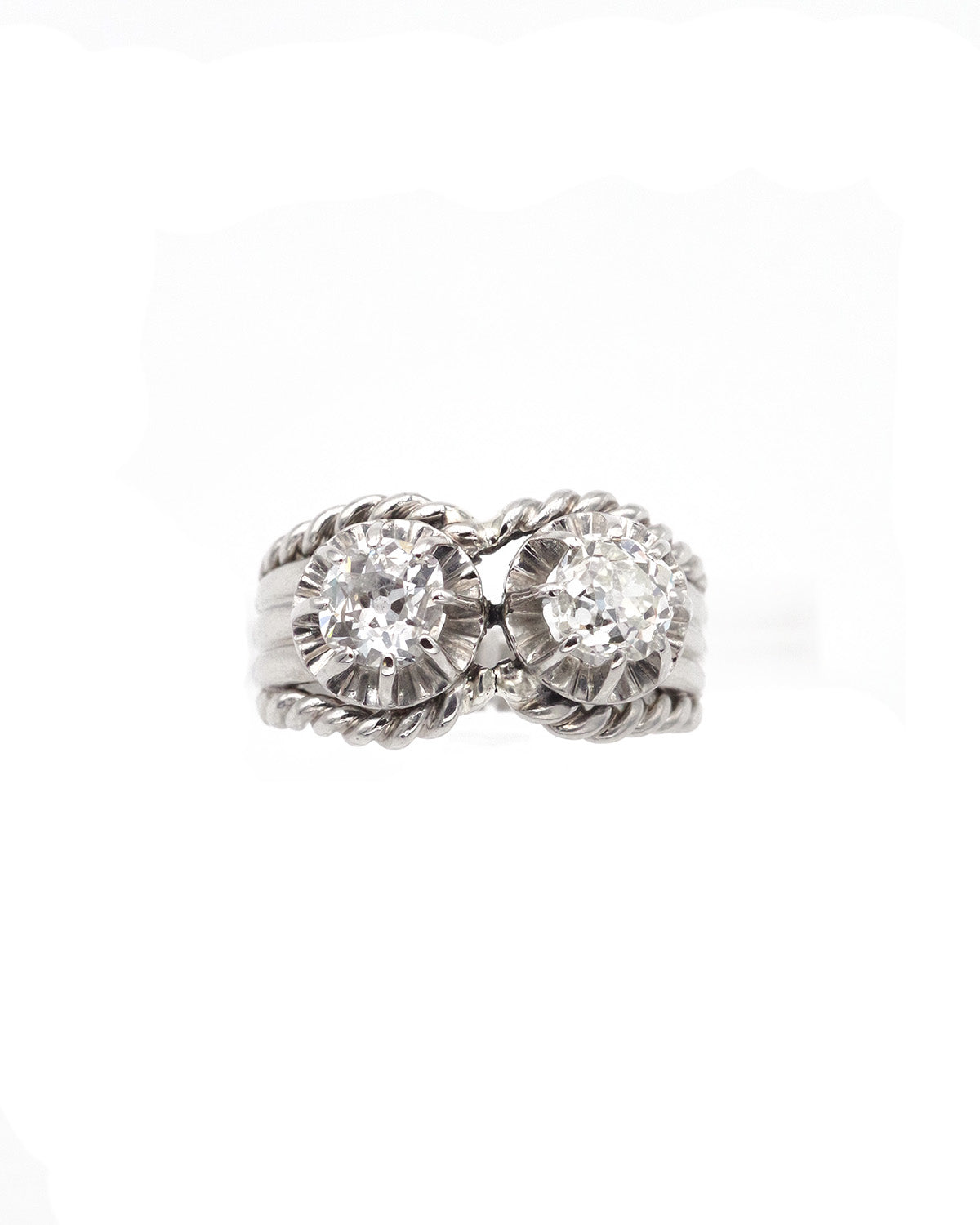 Retro diamond ring in platinum