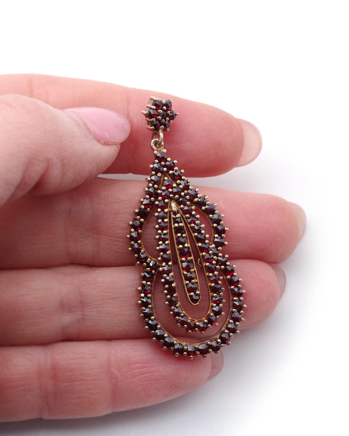 Garnet silver pendant