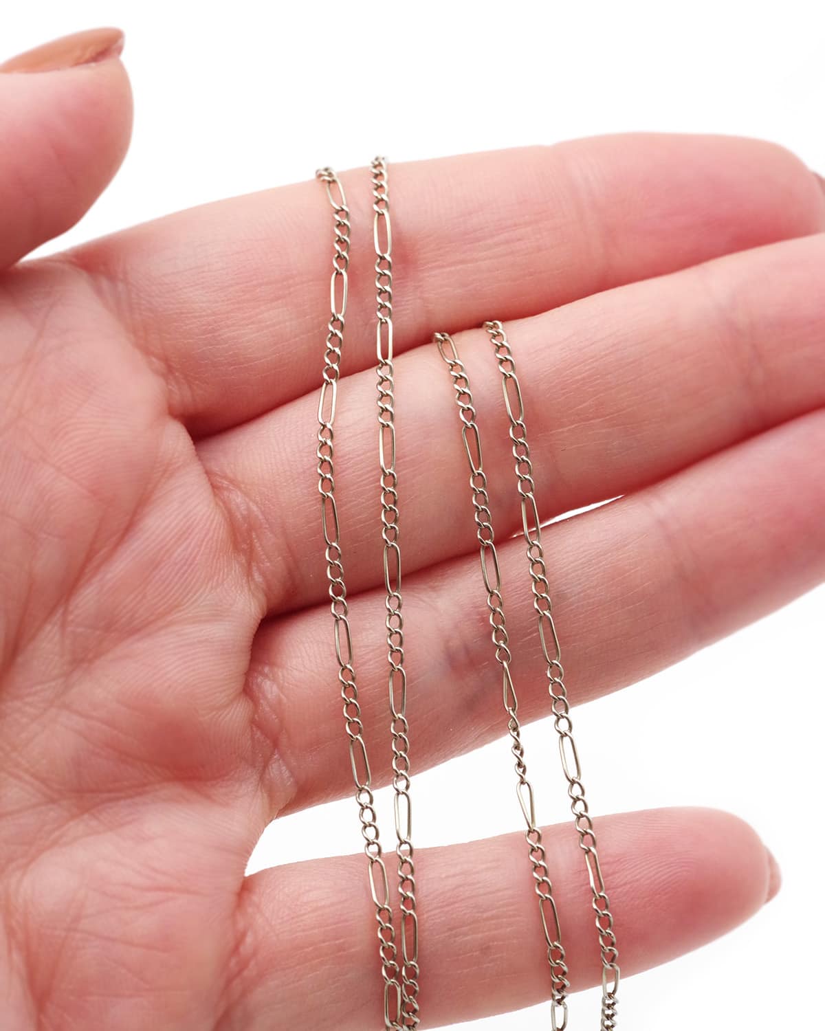 Chaine ancienne en or blanc