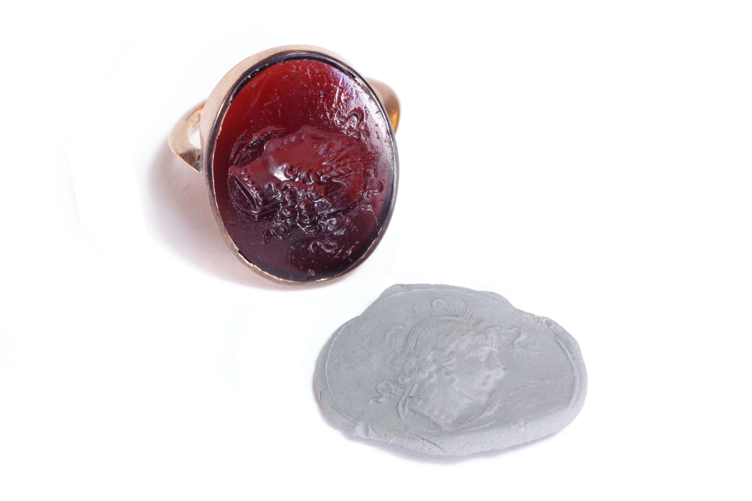 antique ring intaglio gold Demeter enpowerment jewelry