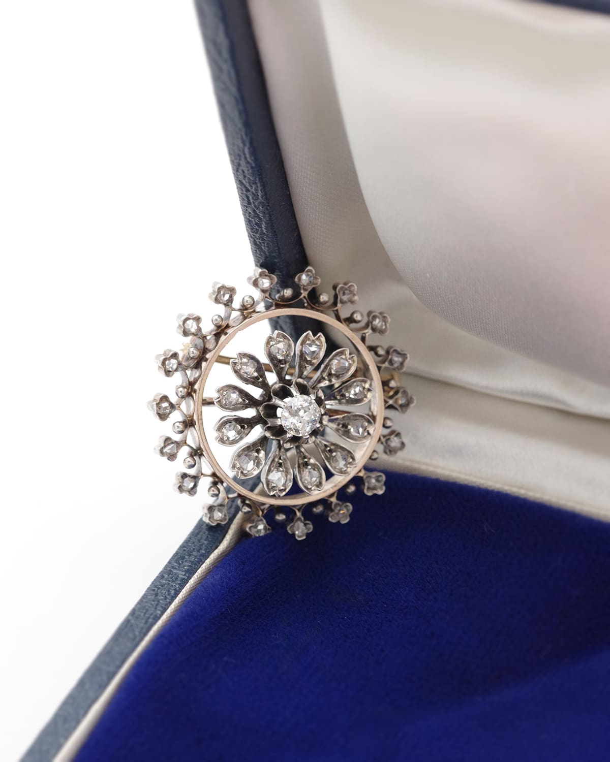 Antique victorian brooch