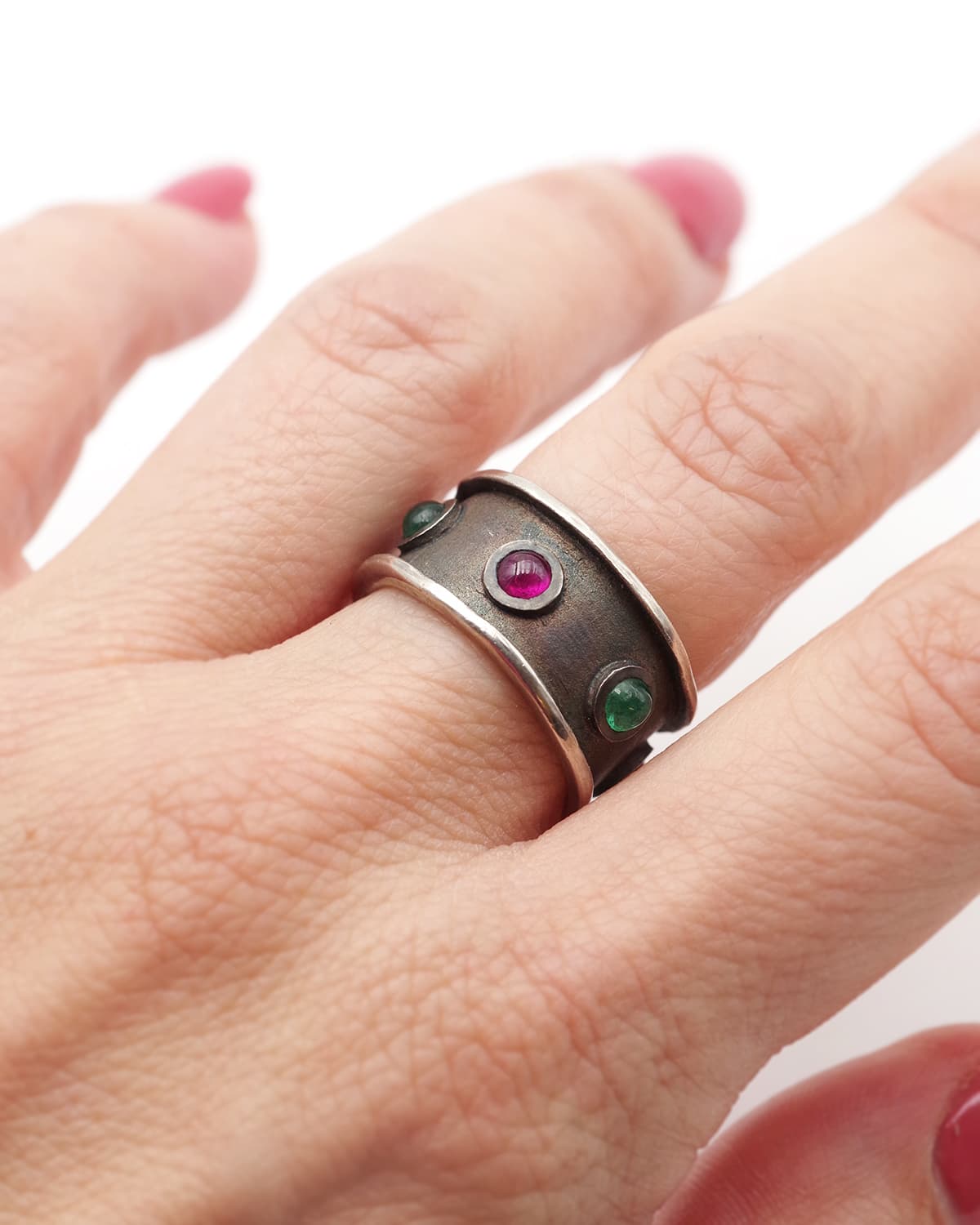 bague bandeau rubis emeraude en argent