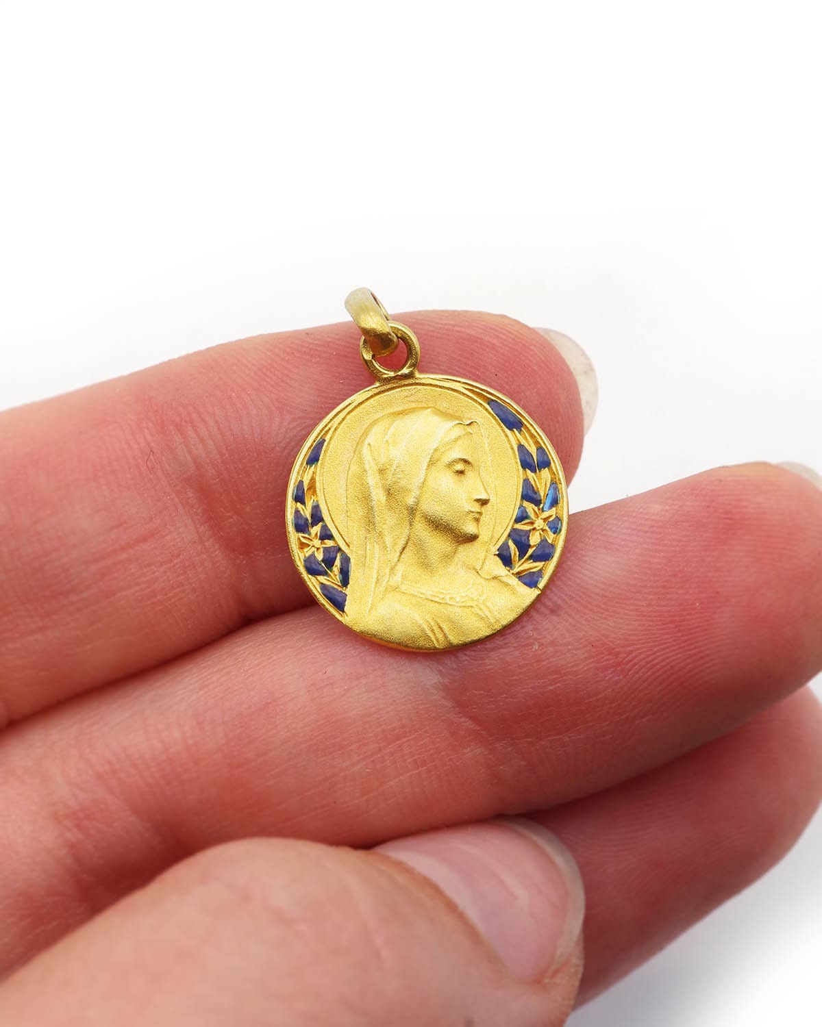 art nouveau plique a jour enamel pendant in 18k gold