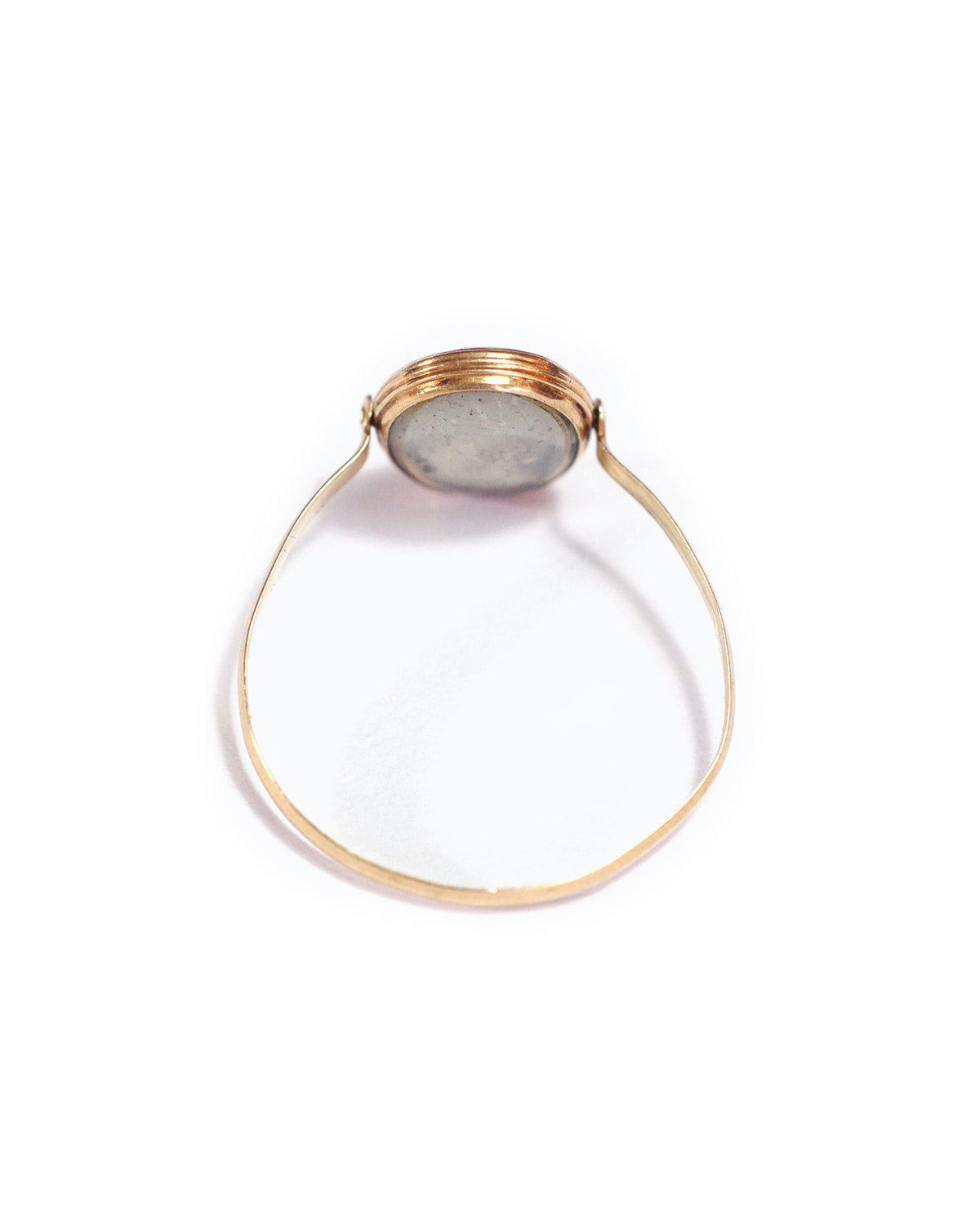 Portrait flower swivel ring