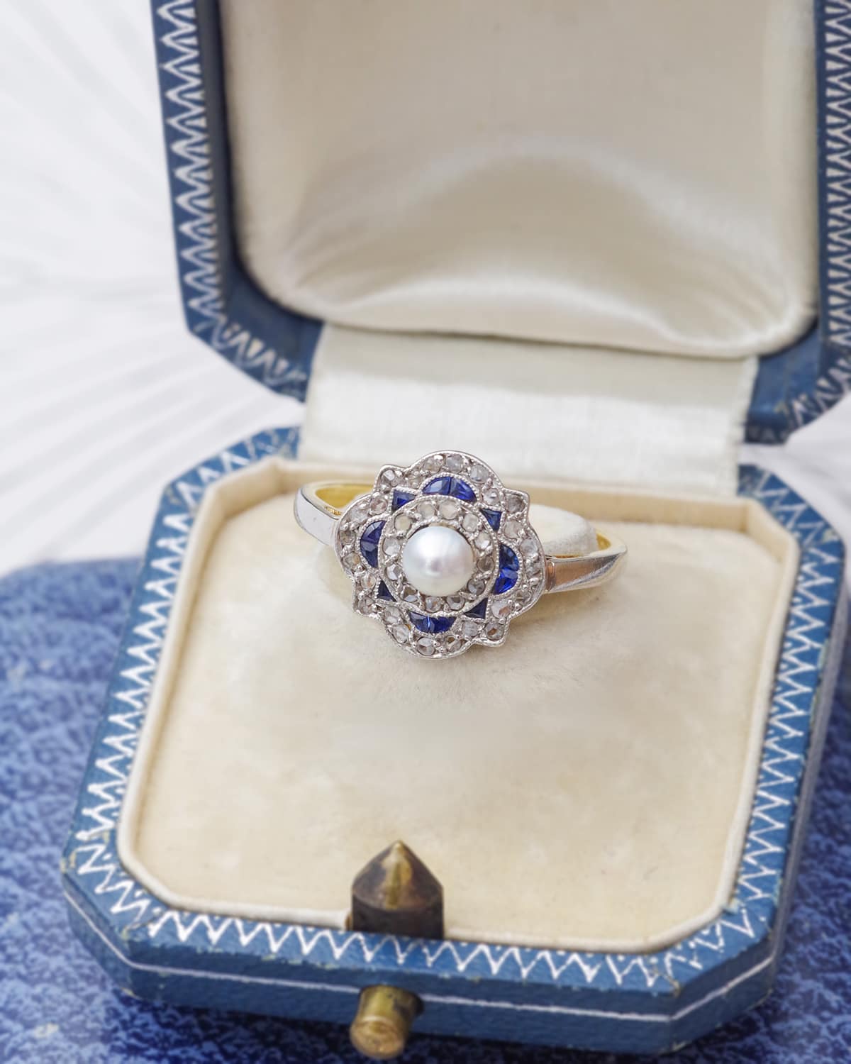 Diamond sapphire art deco ring