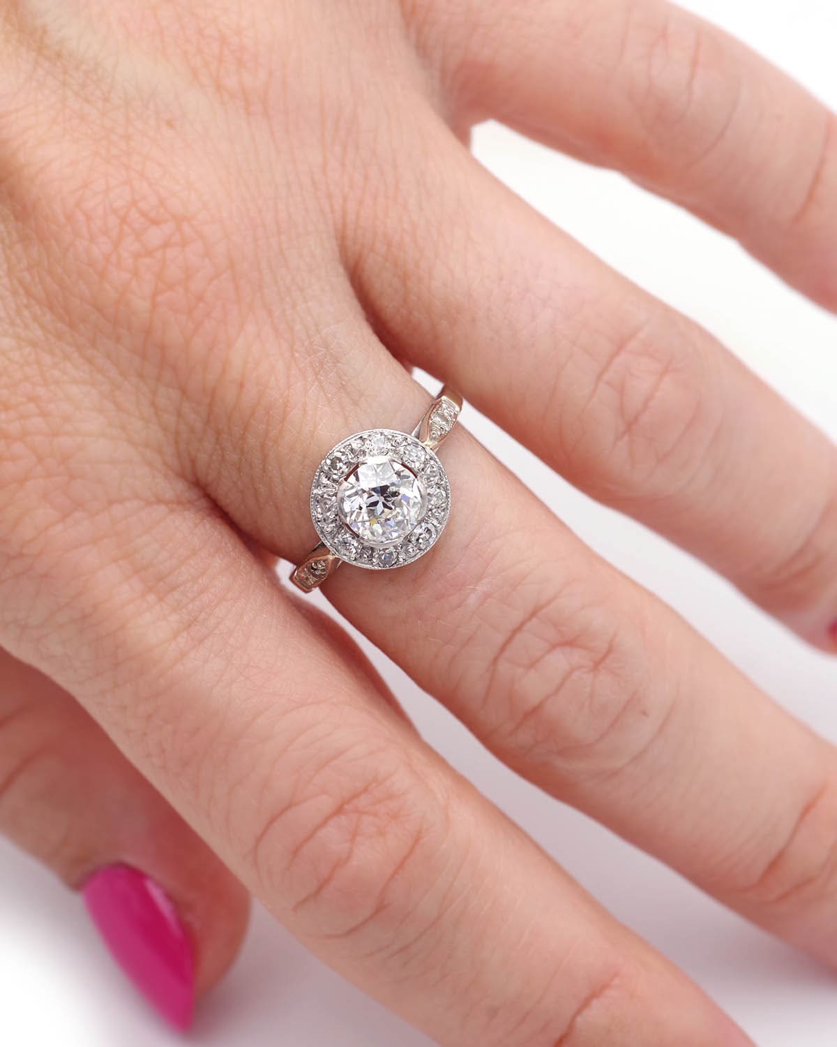 Art deco diamond ring in white gold