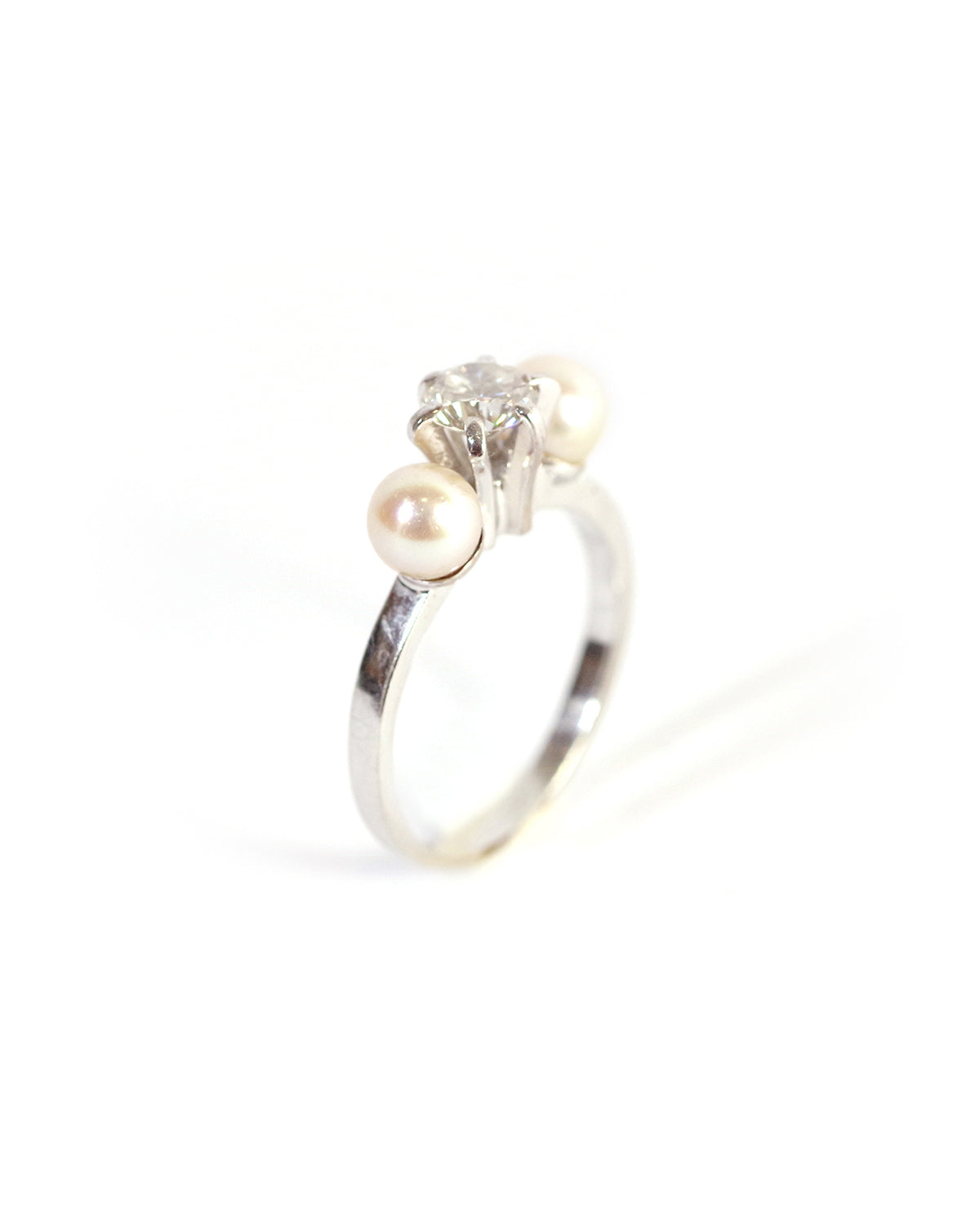 Diamond and pearl ring