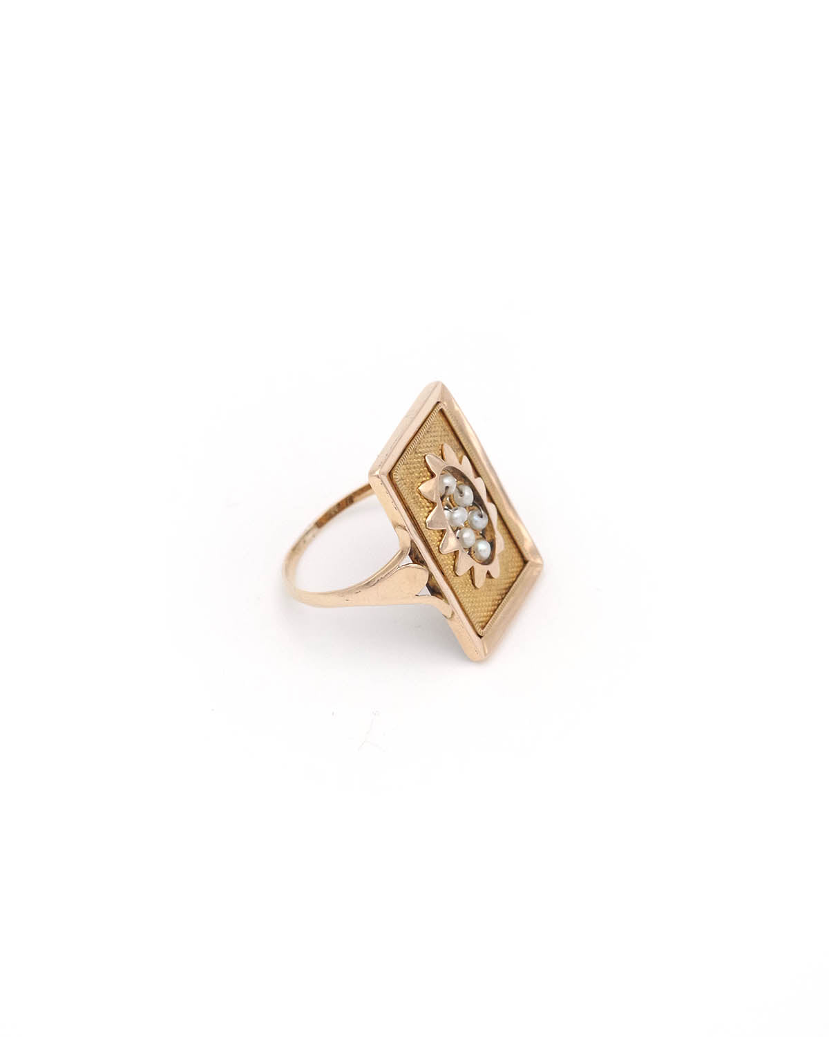 Georgian natural pearls ring