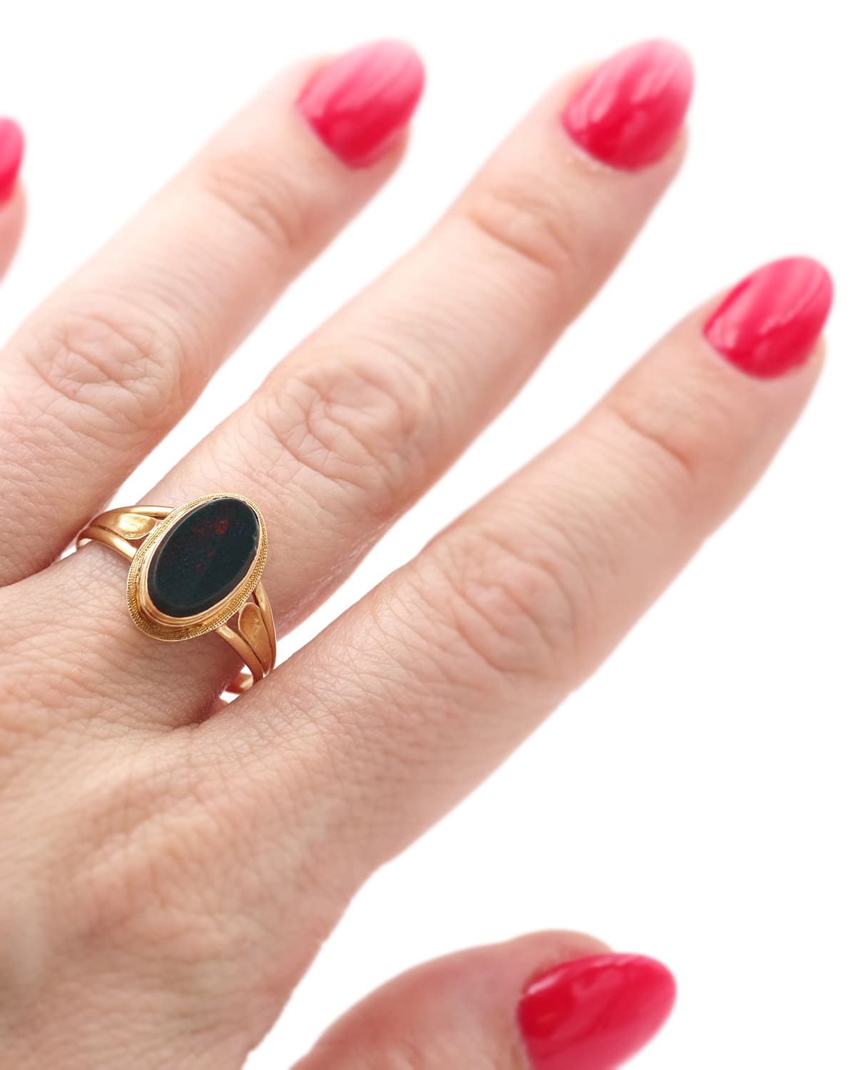 bague poison en or et jaspe