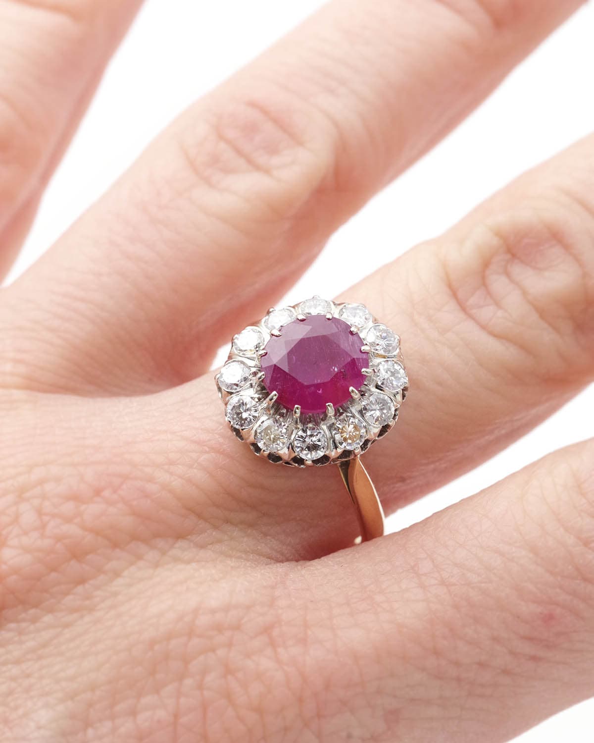 Bague marguerite rubis et diamants