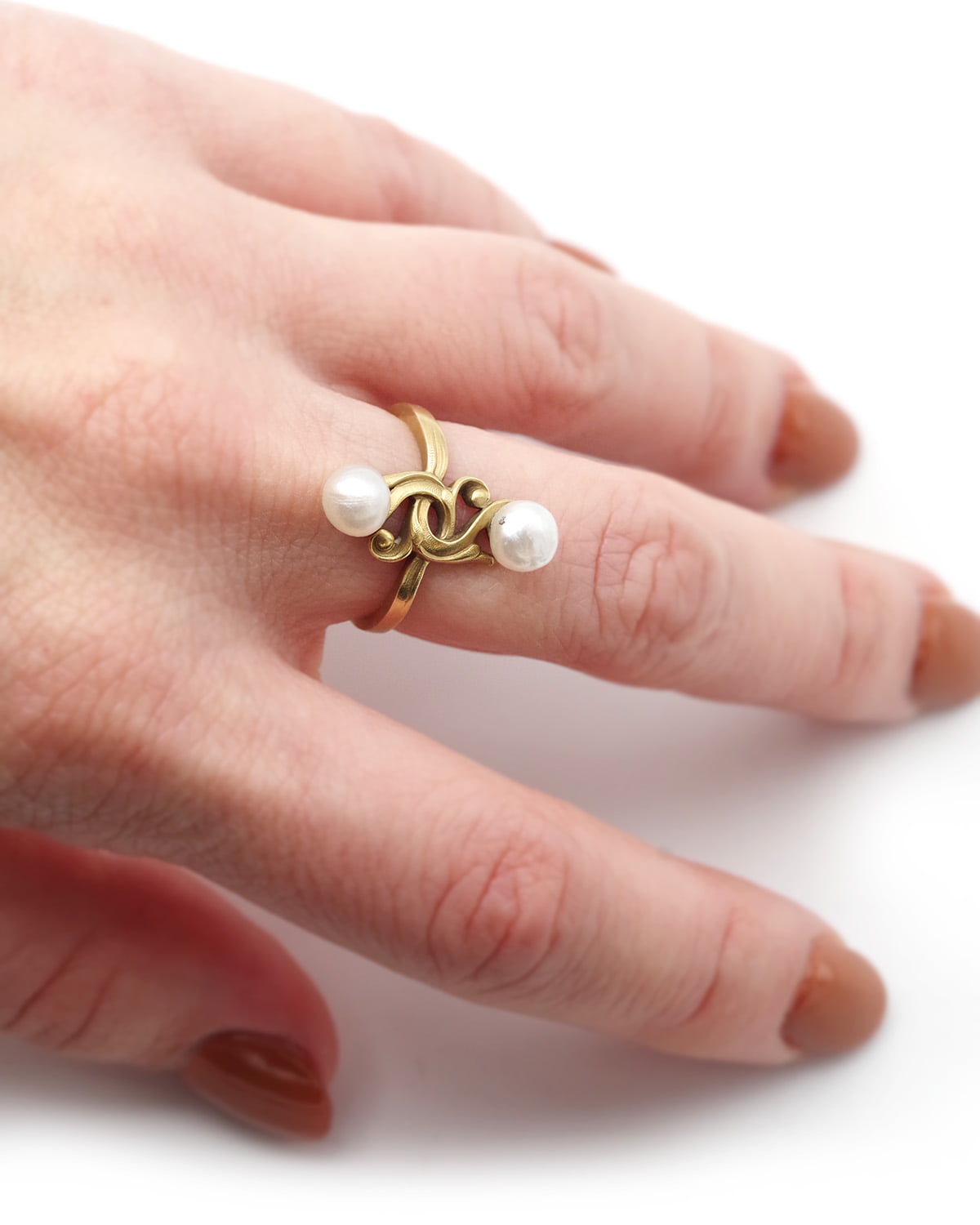 You and me pearl ring