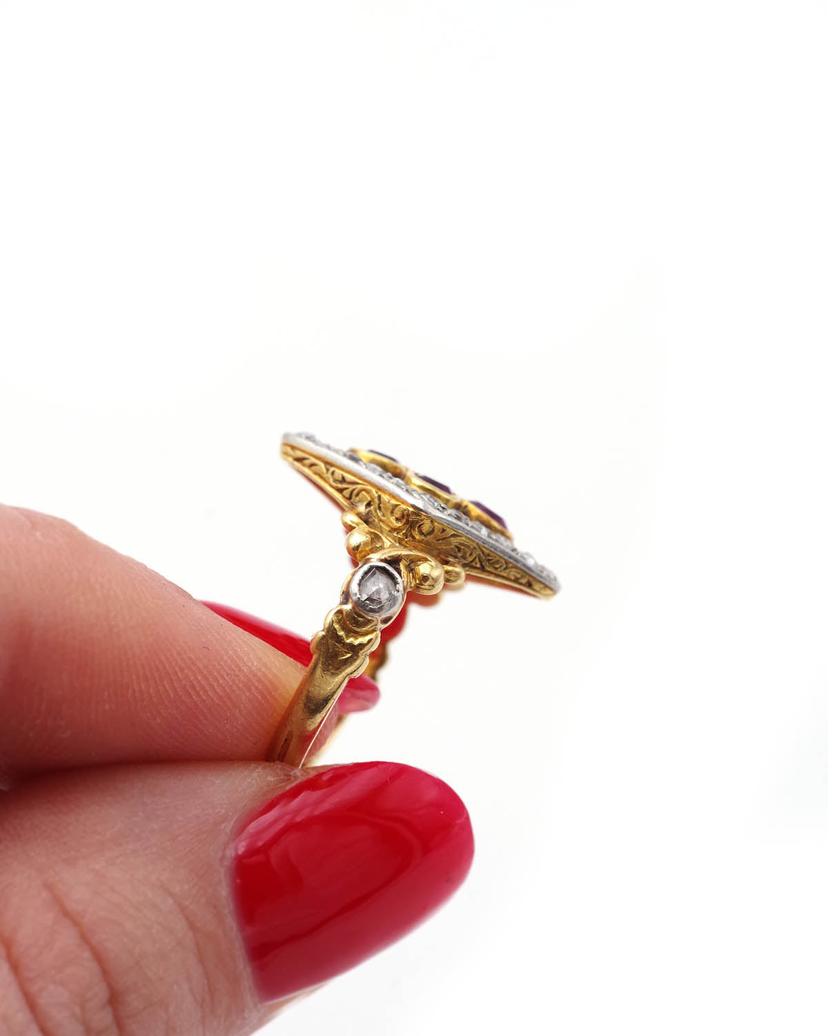 Bague rubis diamants en or