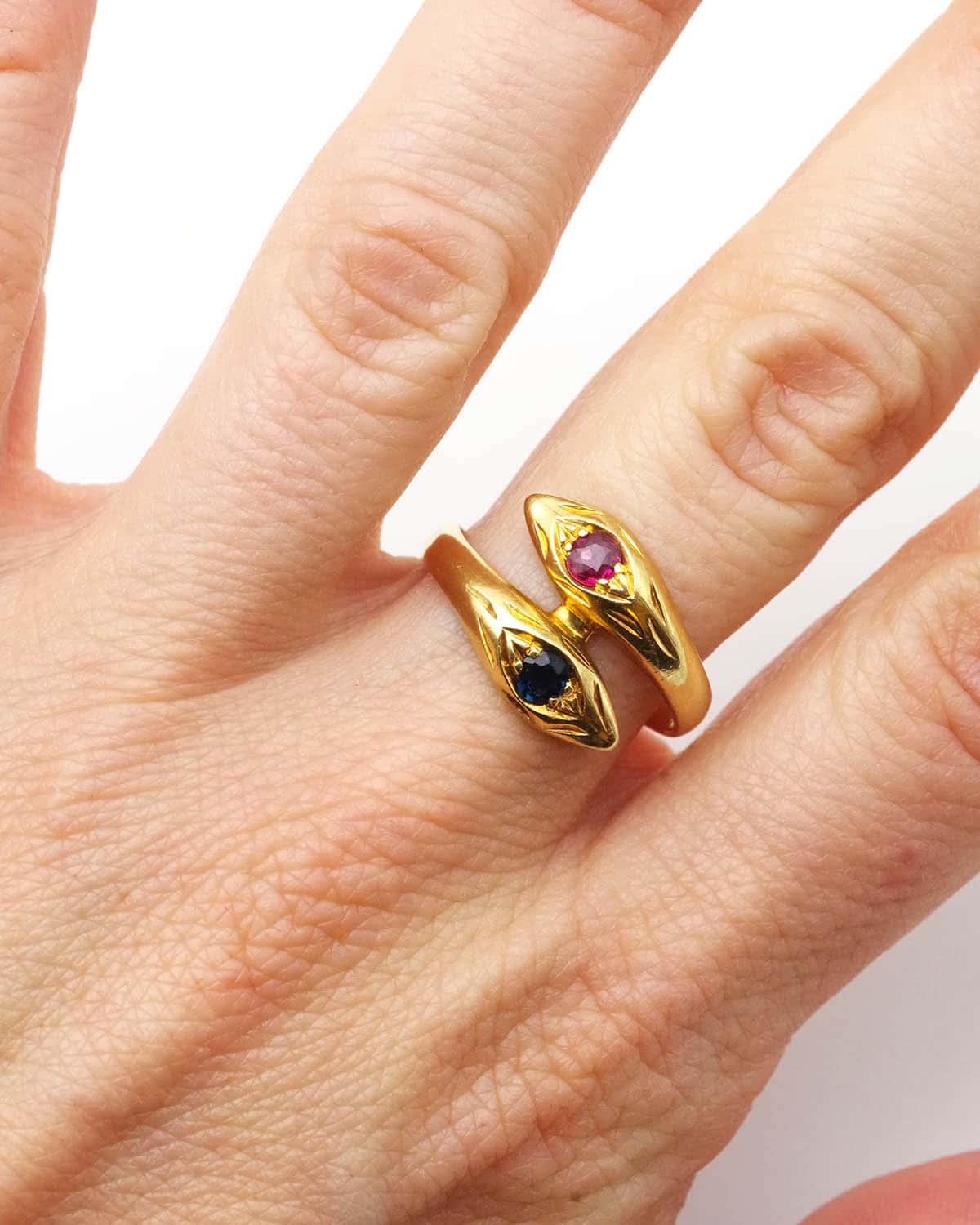 bague serpent rubis et saphir en or