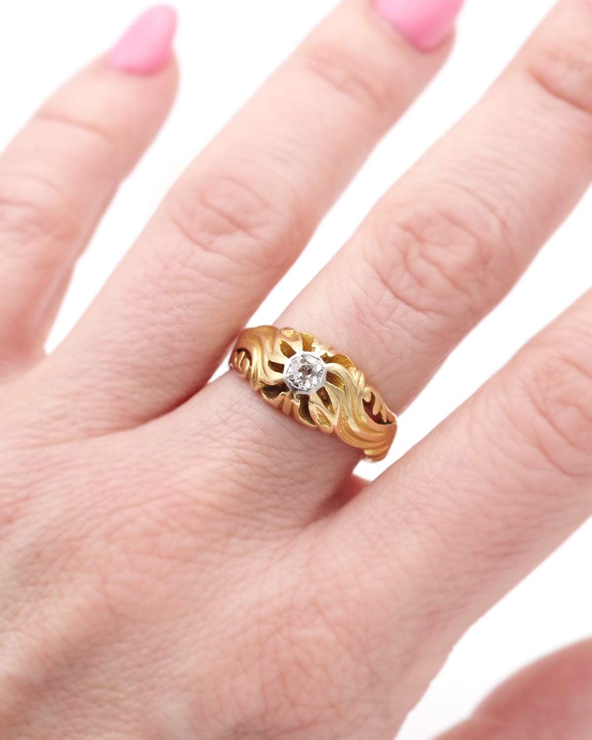 solitaire art nouveau ring in gold