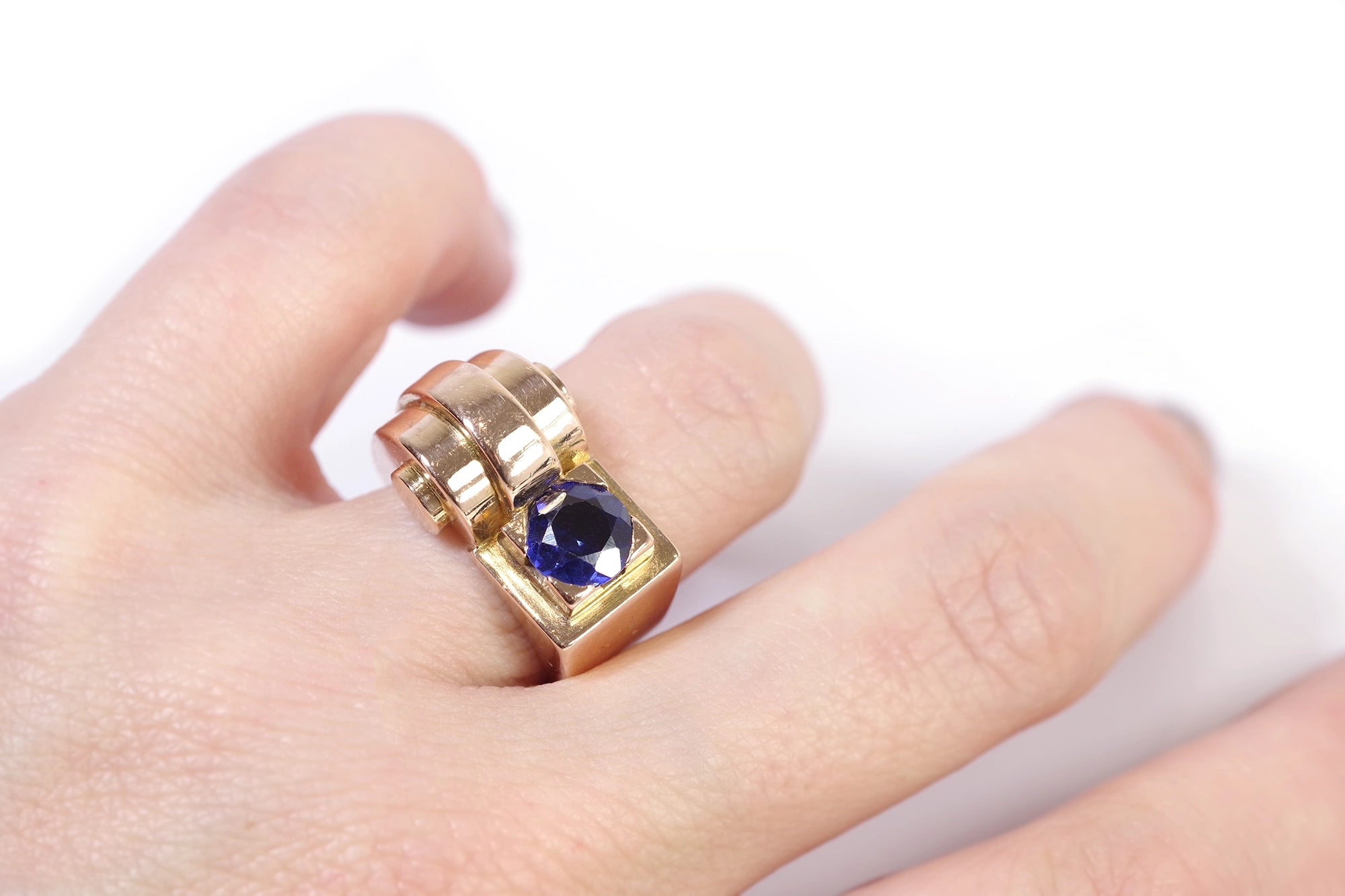 Sapphire tank ring