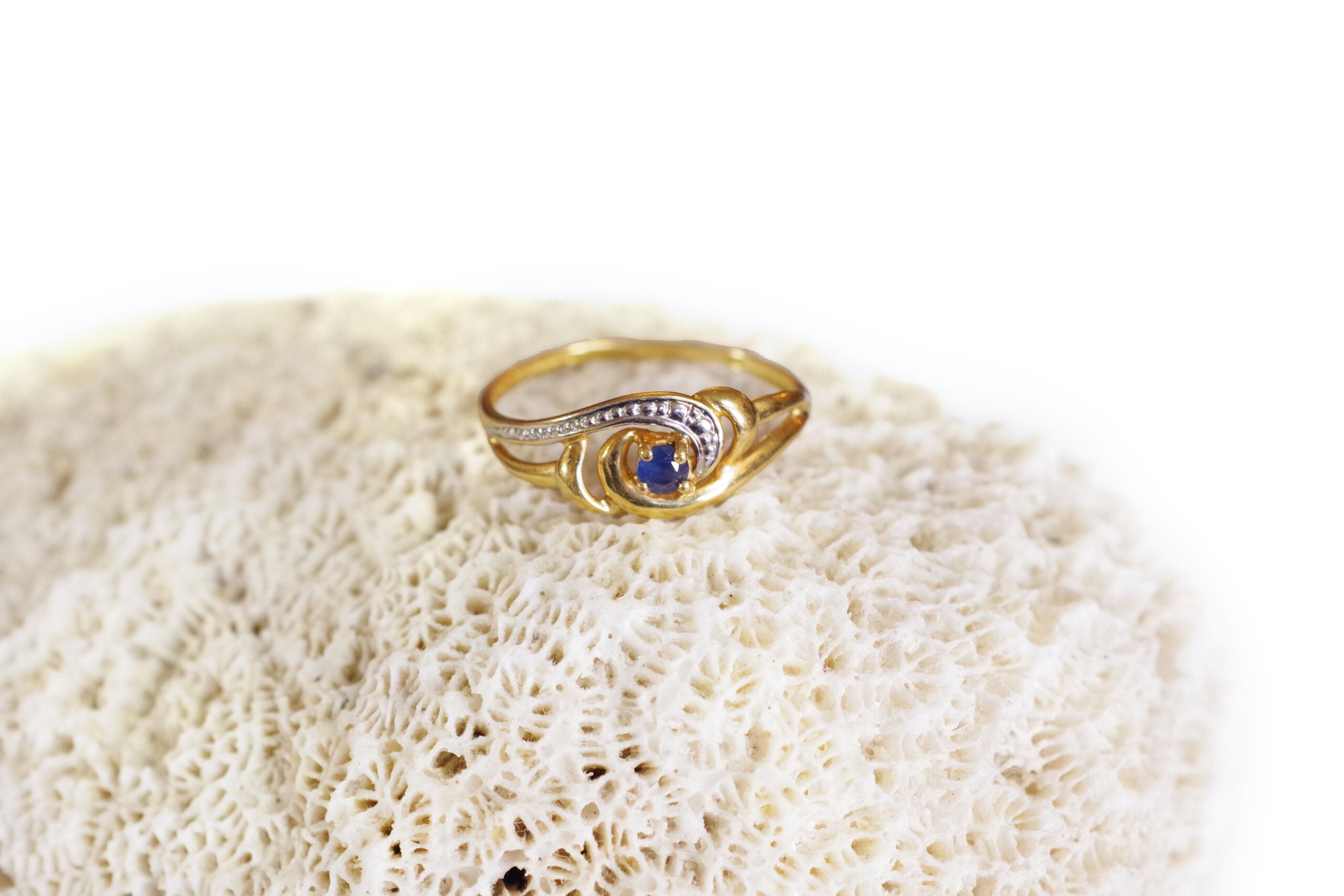 Bague tourbillon saphir