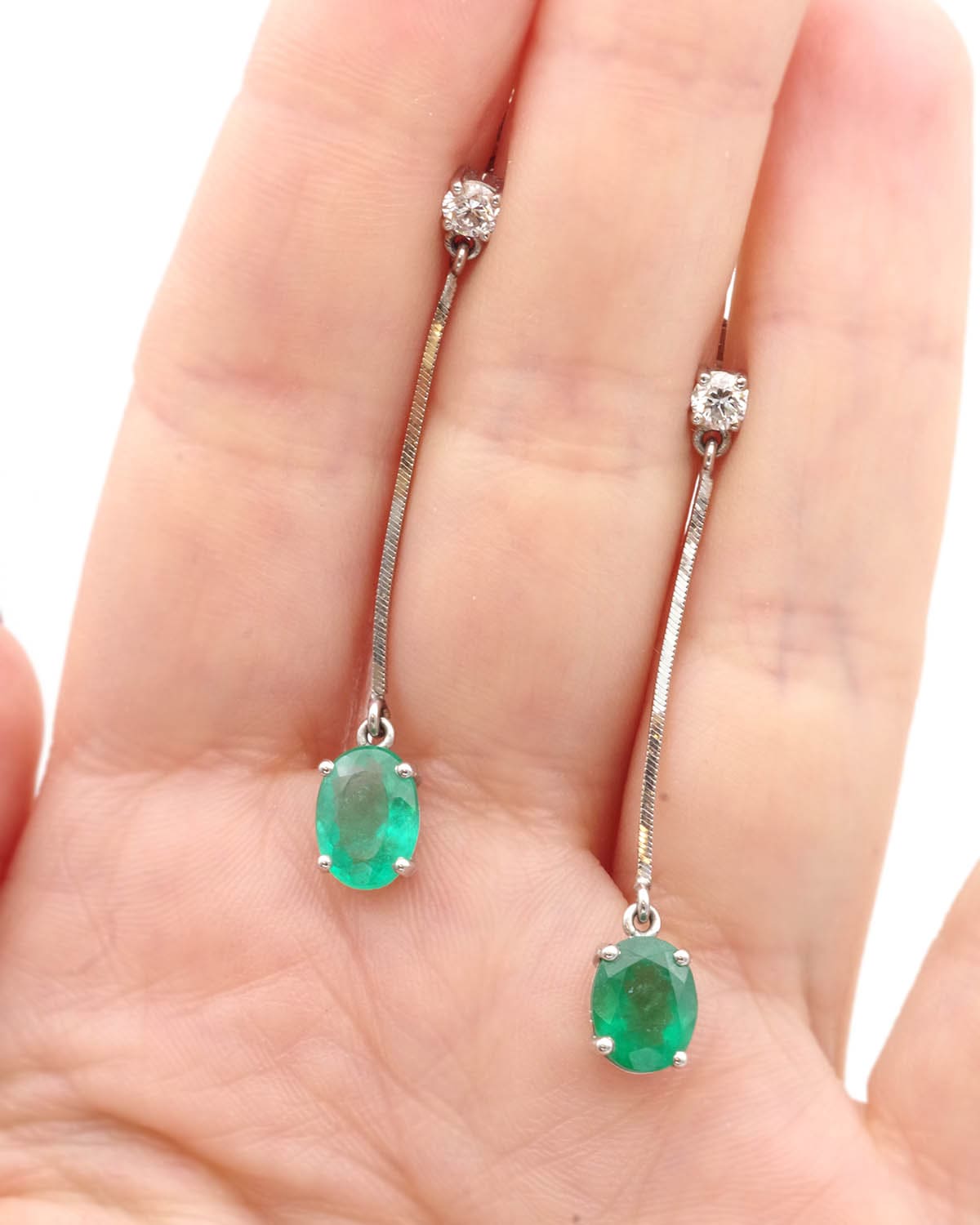 Boucles d'oreille émeraudes diamants en or