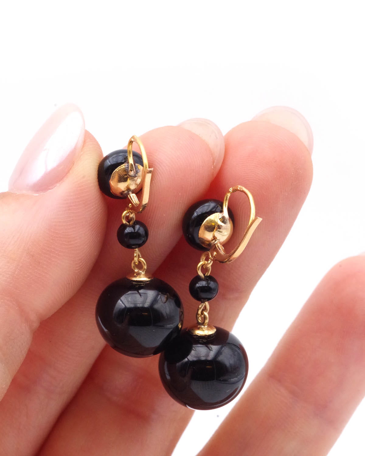 Victorian black earrings in gold