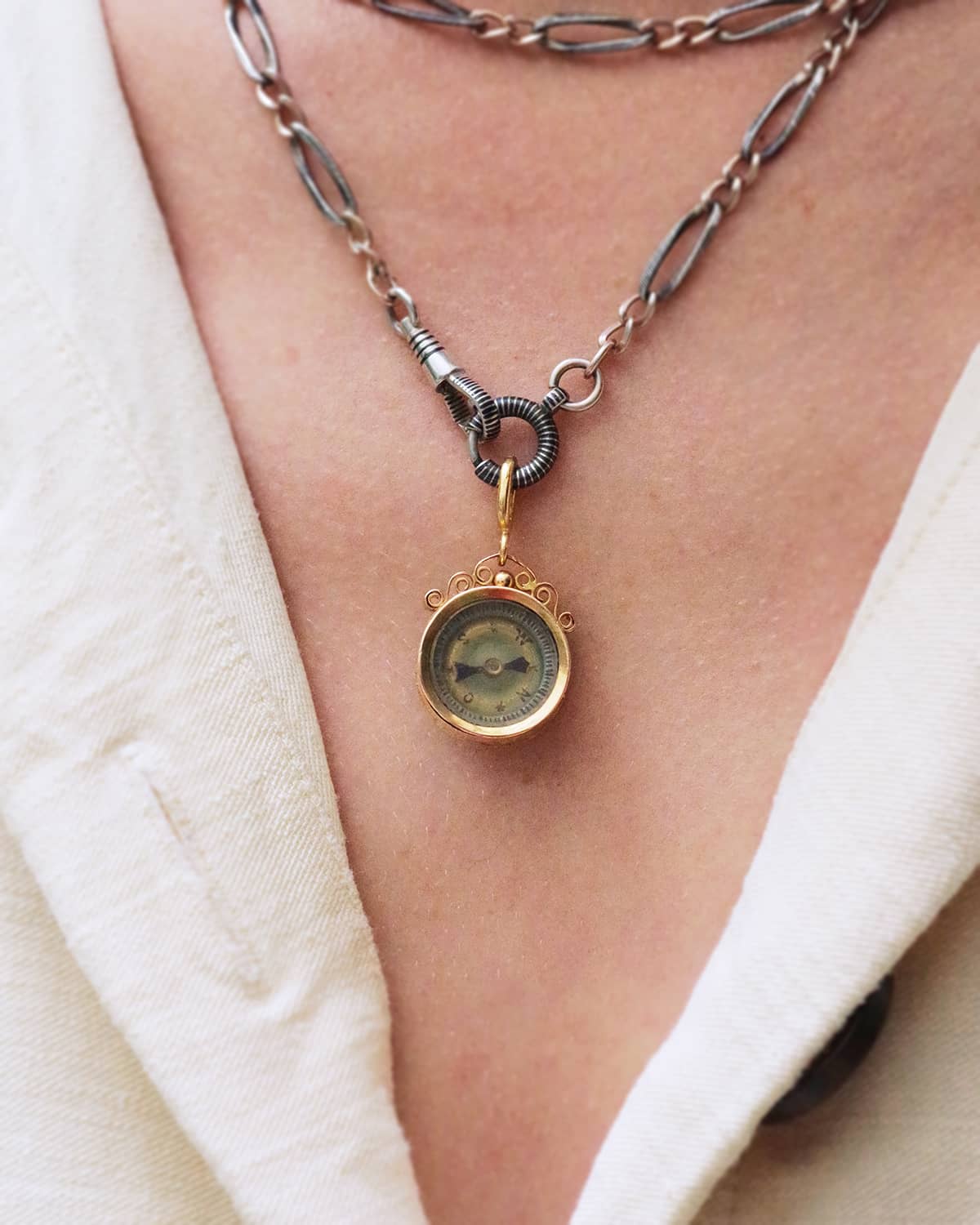 Pendentif boussole ancienne en or