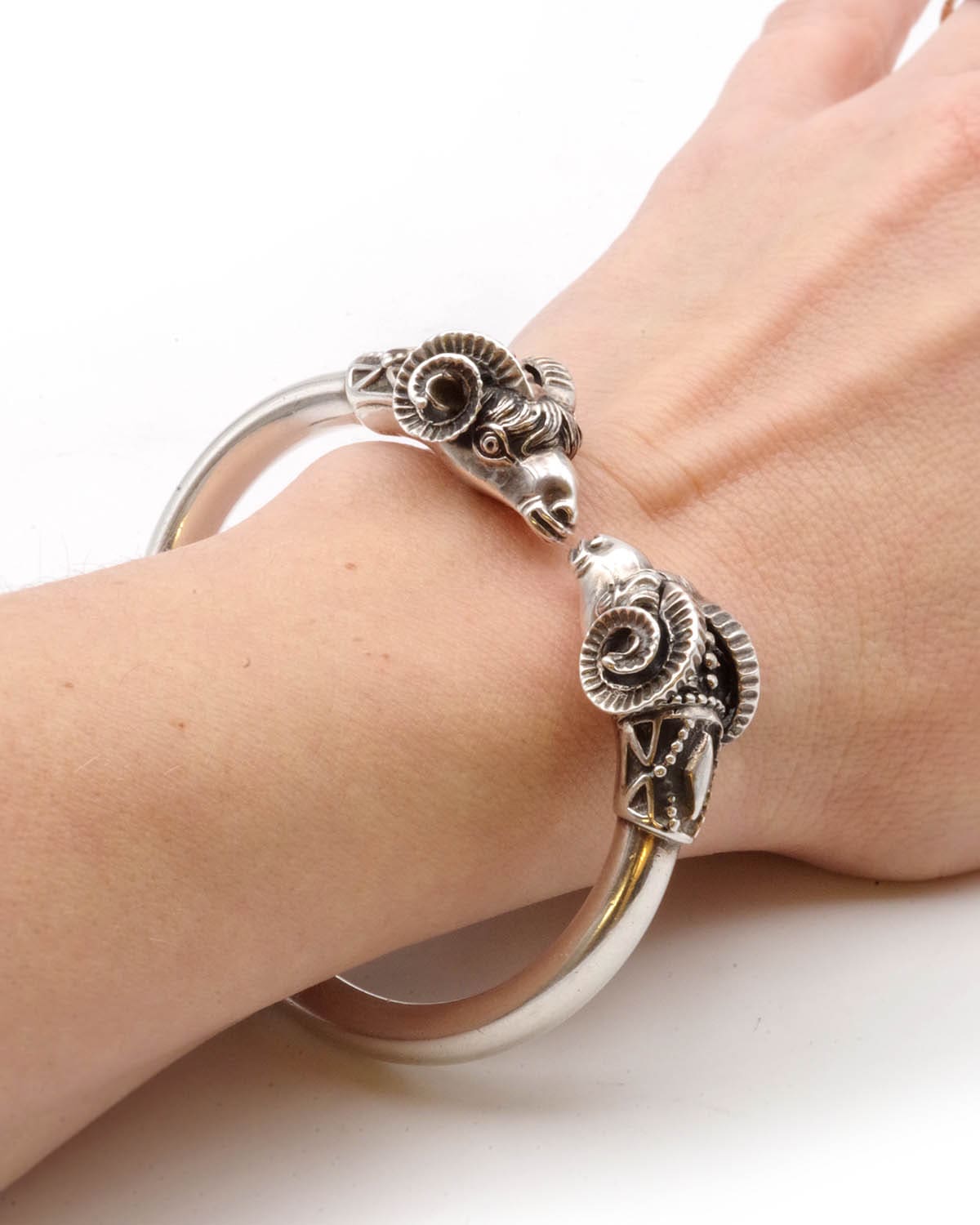 Rams head bracelet in silver