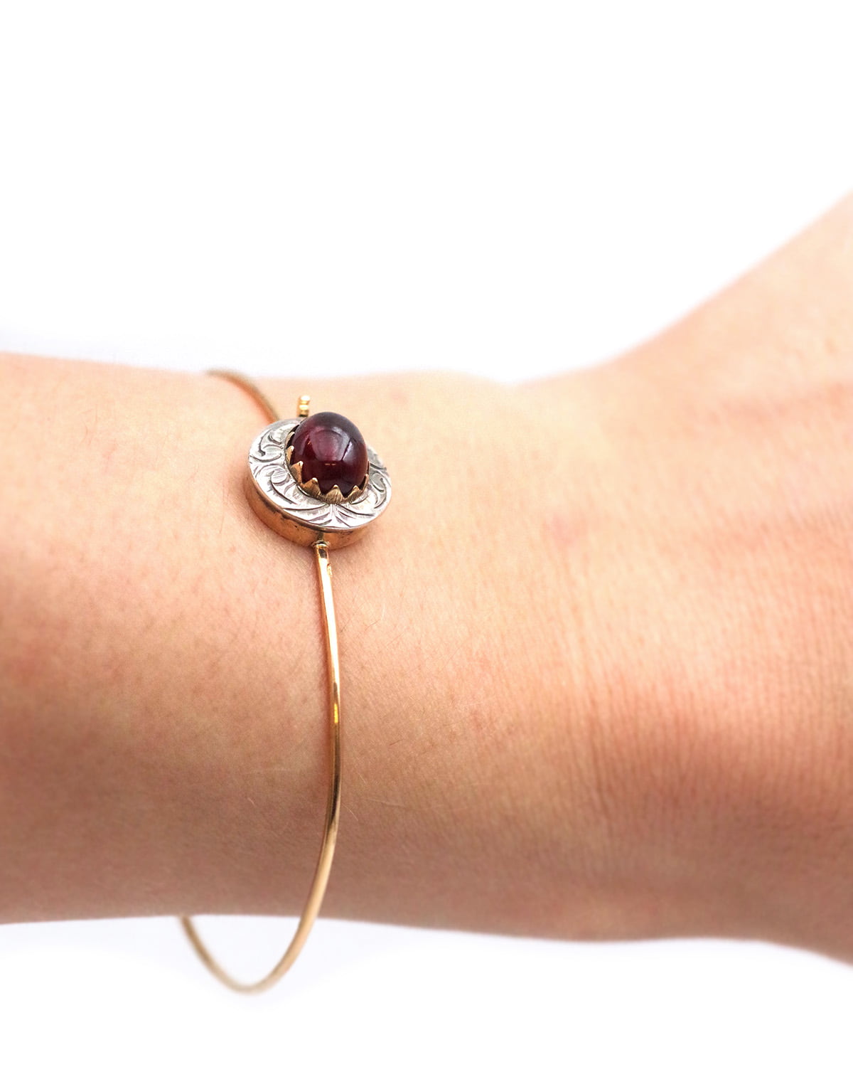 Bracelet ancien grenat en or