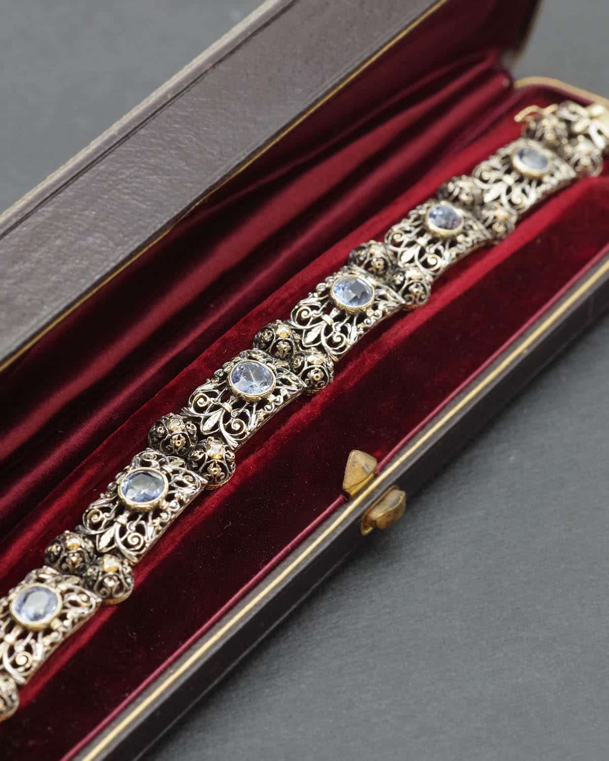 Bracelet style Buccellati