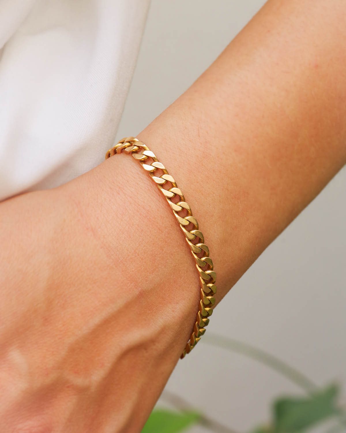 Edwardian curb bracelet in gold
