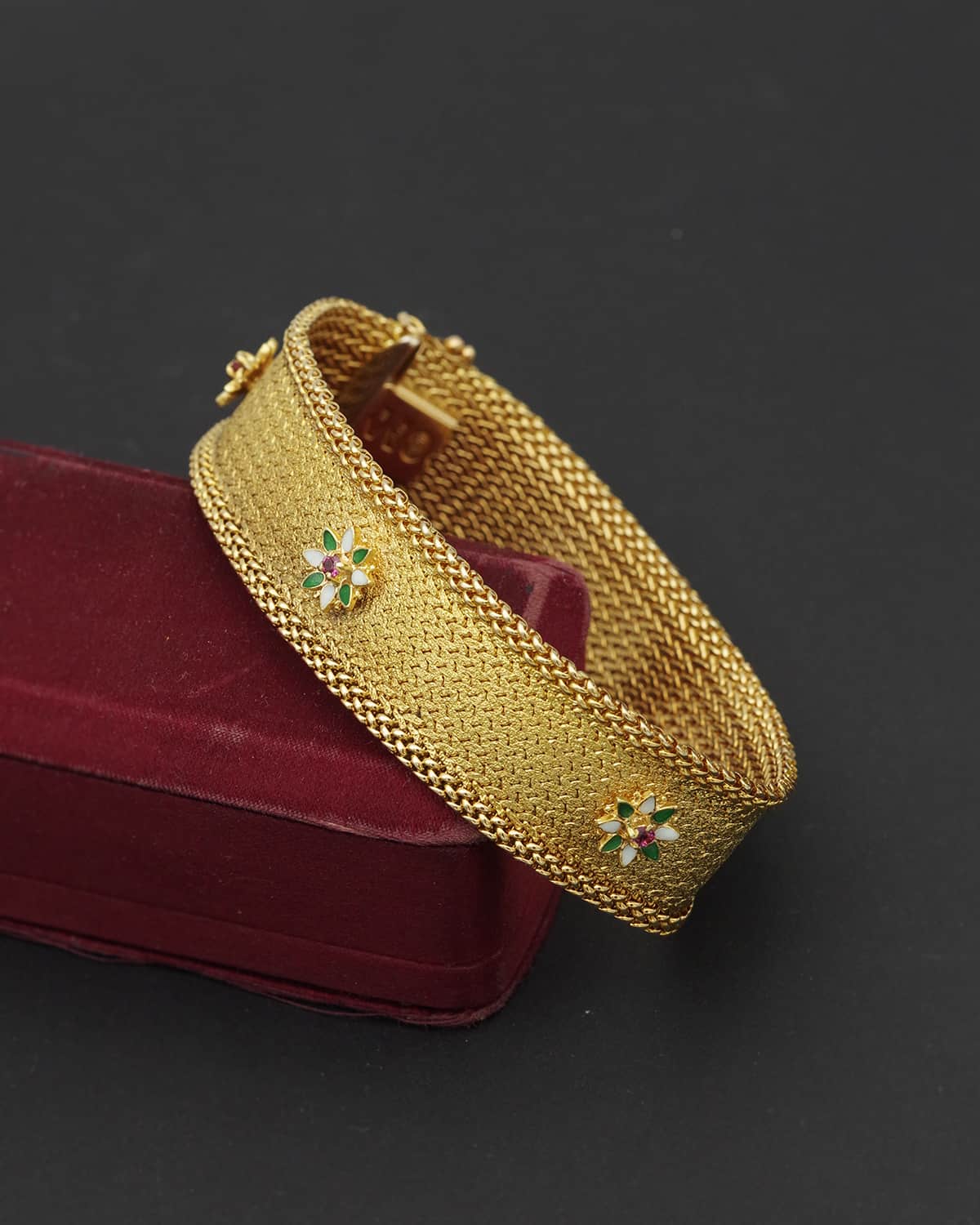 Retro bracelet signed Unoaerre