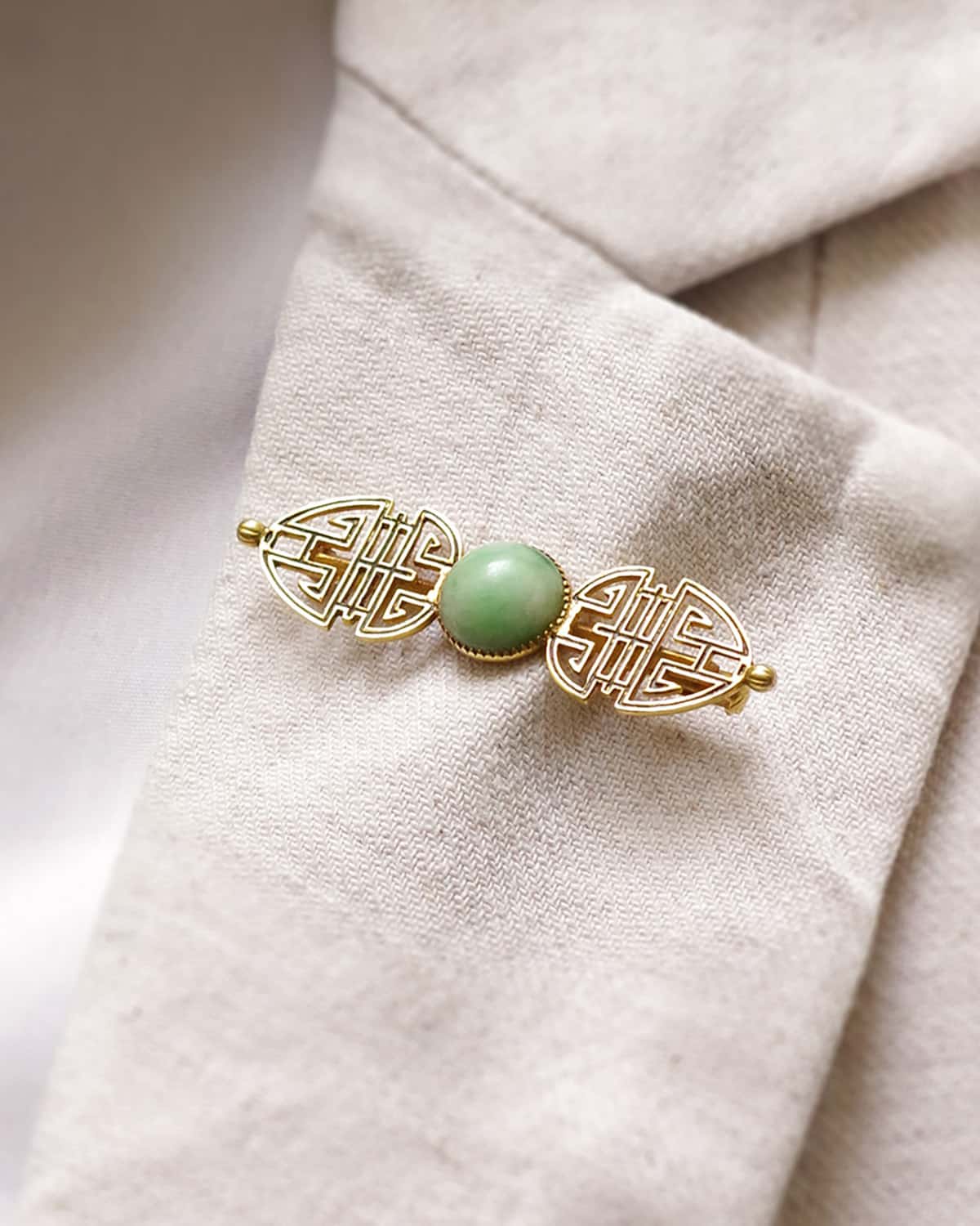 broche jade art deco en or