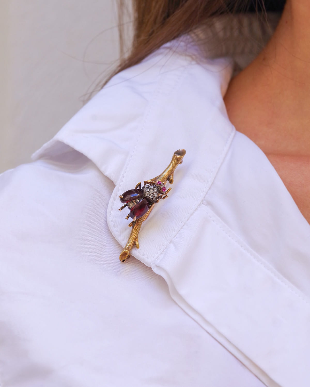 Broche scarabée grenats diamants