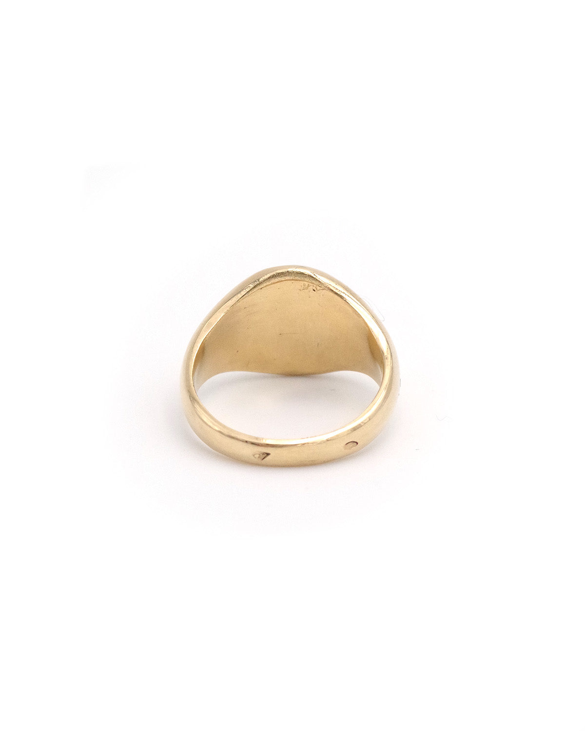 Vintage signet ring in gold